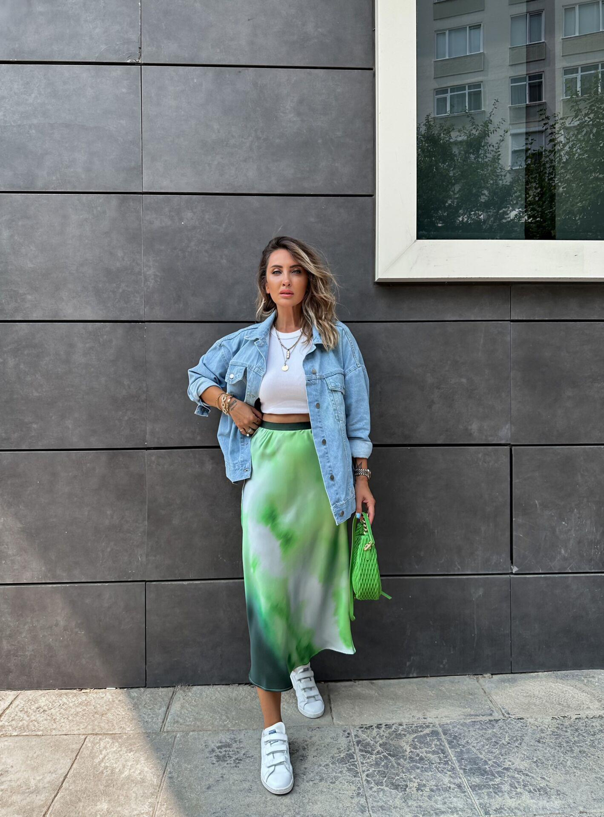 Yeşil Batik Desenli Saten Etek