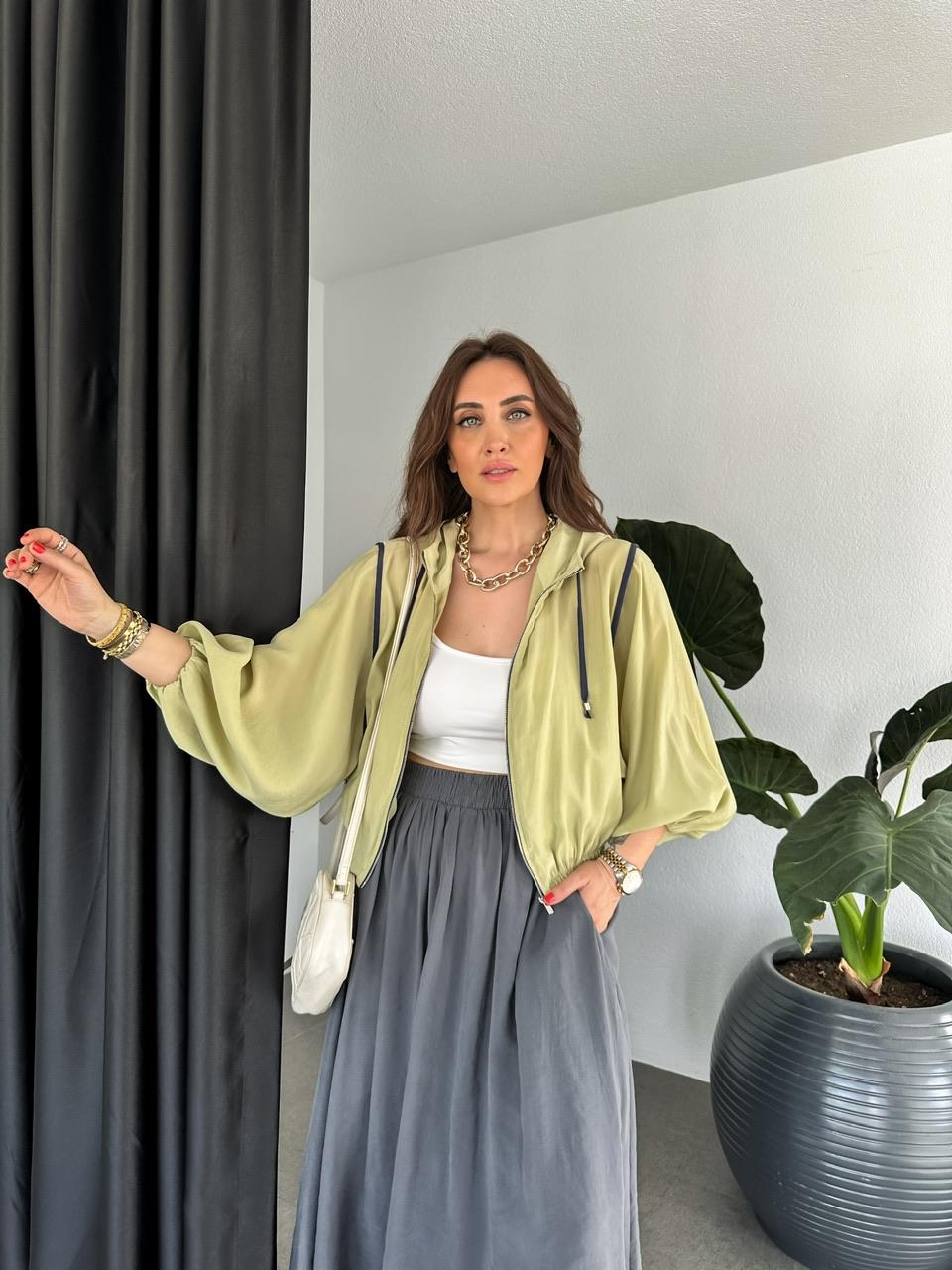 Yeşil Biyeli Kapşonlu Soft Ceket