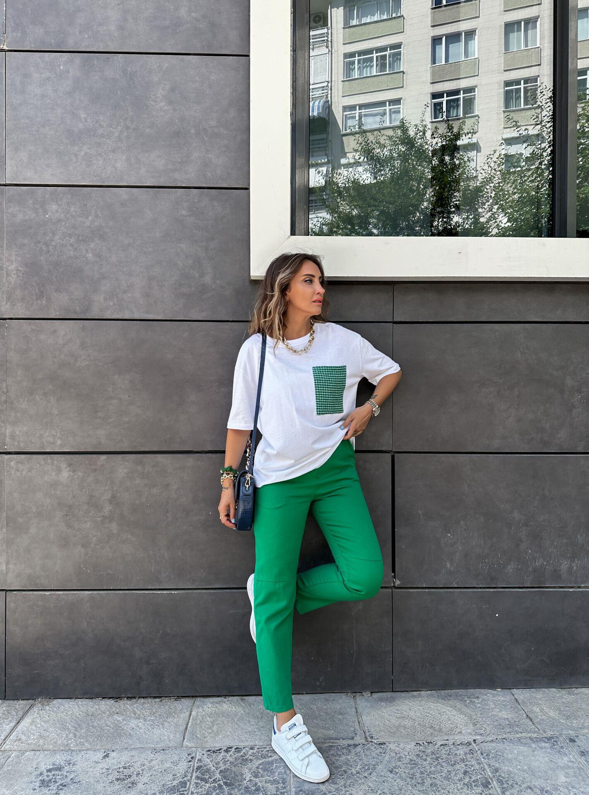 Yeşil Cep Detaylı Salaş Tshirt