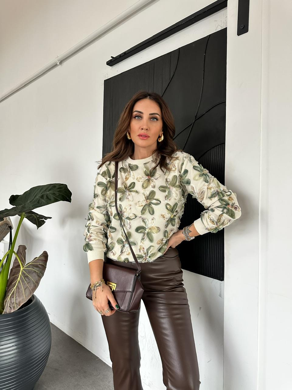 Yeşil Çiçek Ve Pul İşlemeli Sweatshirt