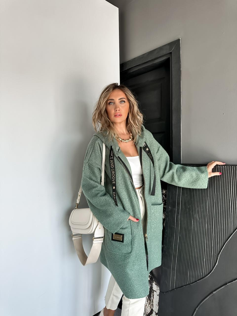 Yeşil Dance And Groove Buklet Kaban