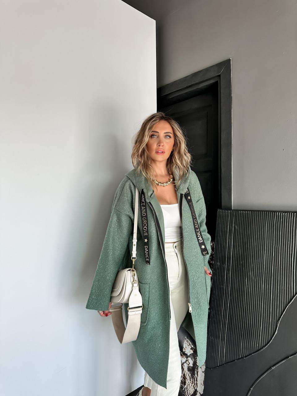 Yeşil Dance And Groove Buklet Kaban