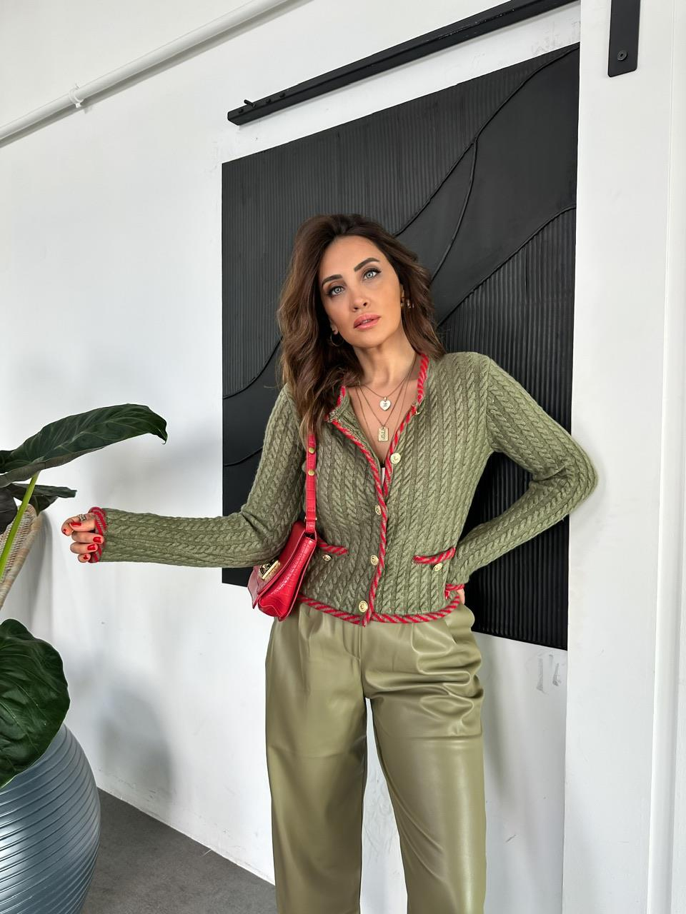 Yeşil Kırmızı Şeritli Saç Örgülü Hırka