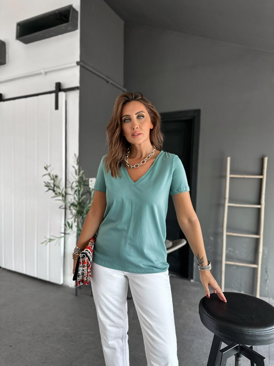 Yeşil V Yaka Pamuklu Tshirt