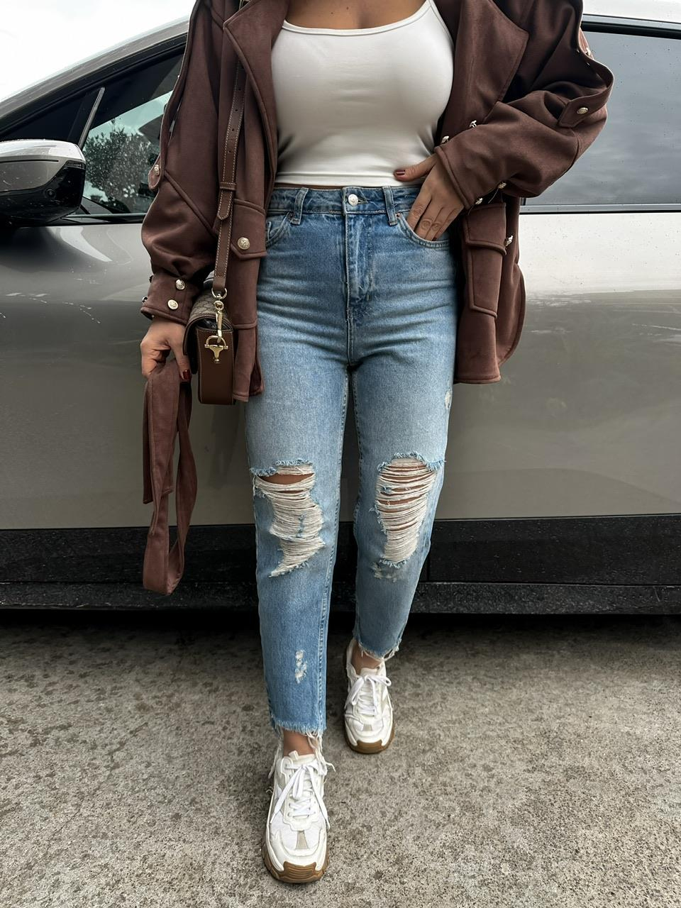 Yırtık Detaylı Mom Fit Jean
