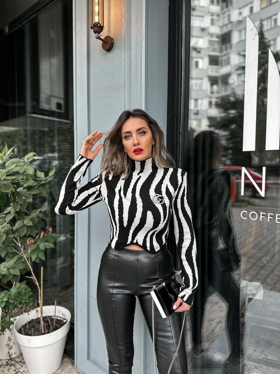 Zebra Desenli Bel Detaylı Kazak