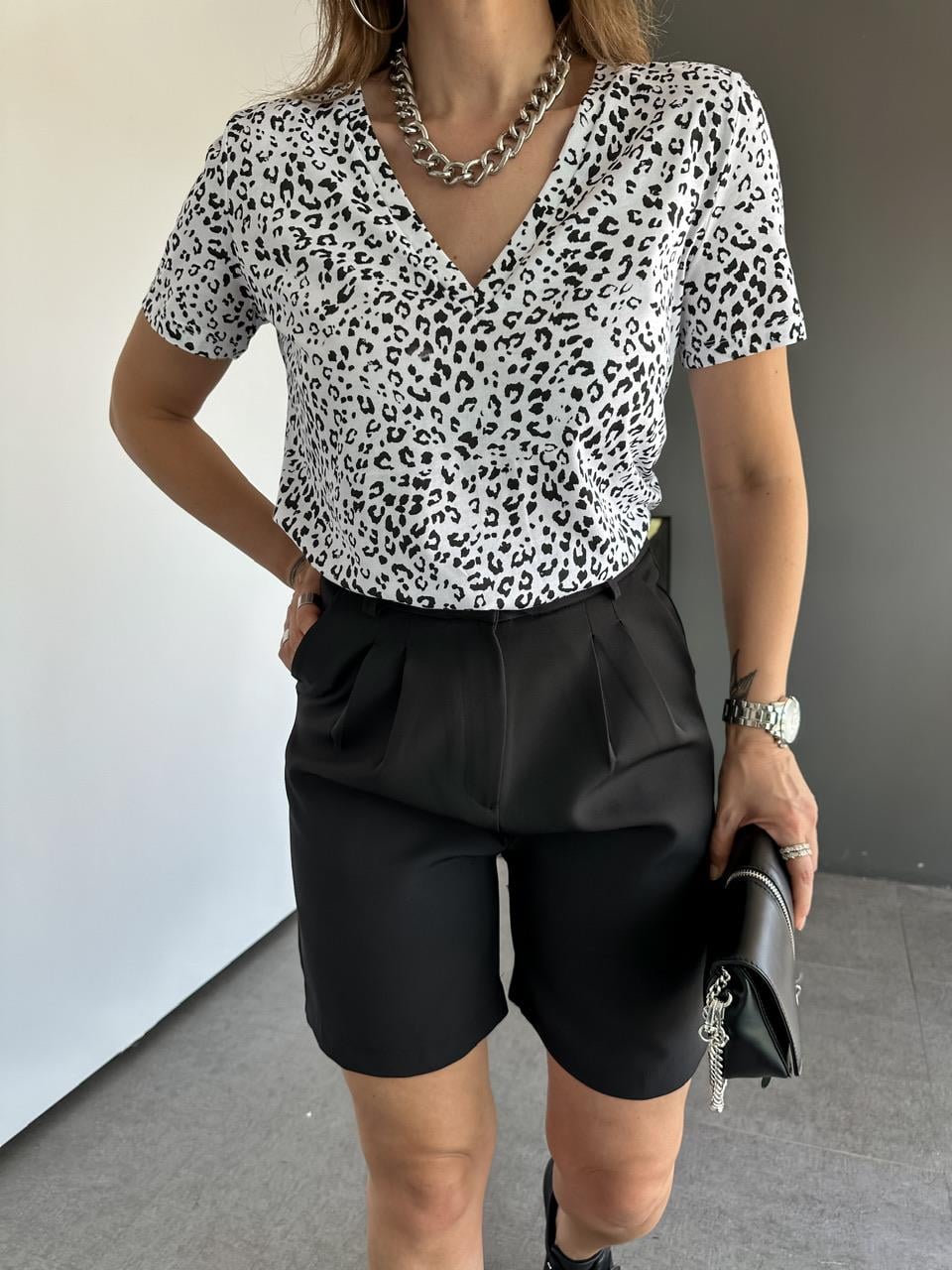 Zebra V Yaka Pamuklu Tshirt