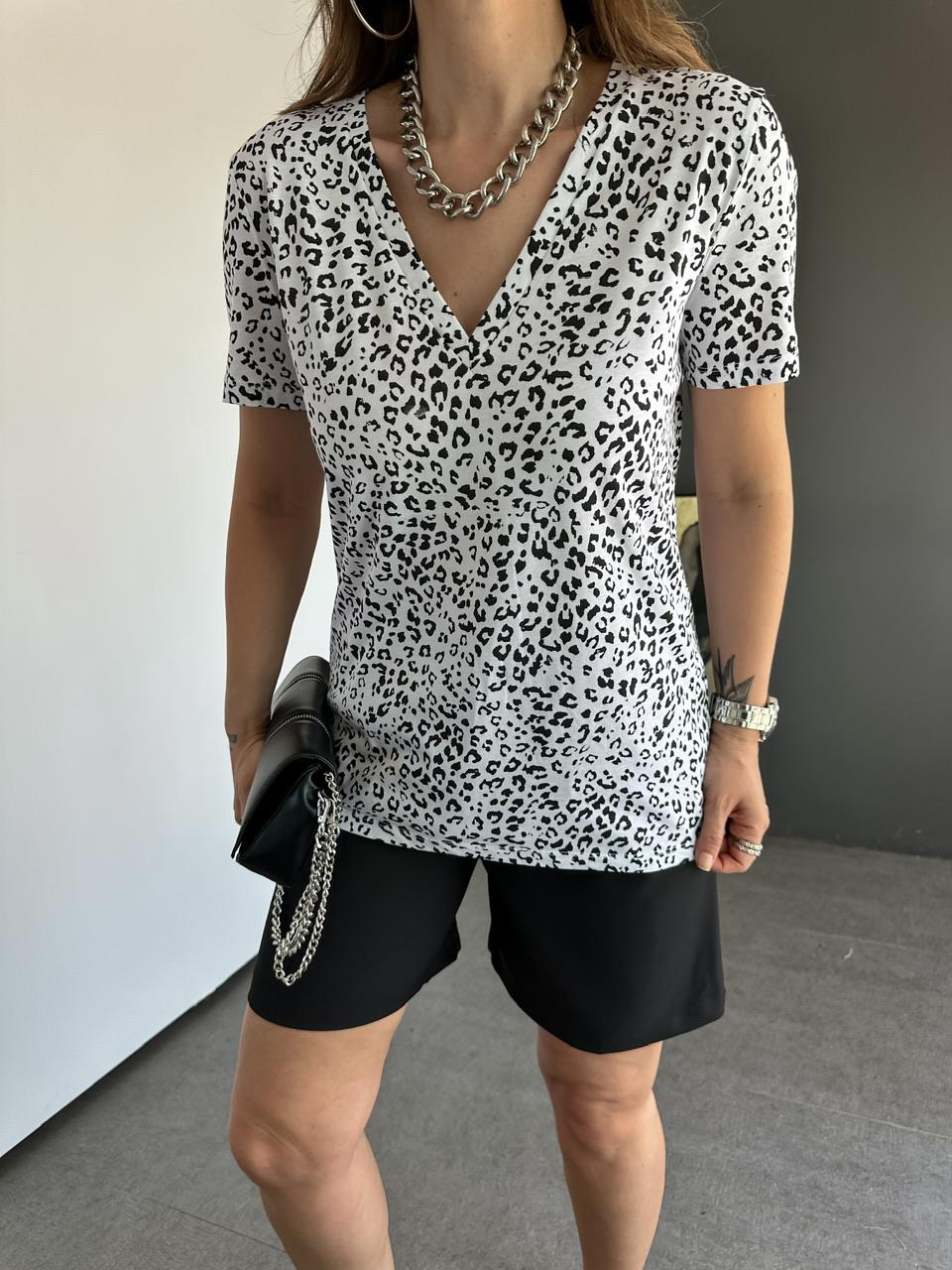 Zebra V Yaka Pamuklu Tshirt
