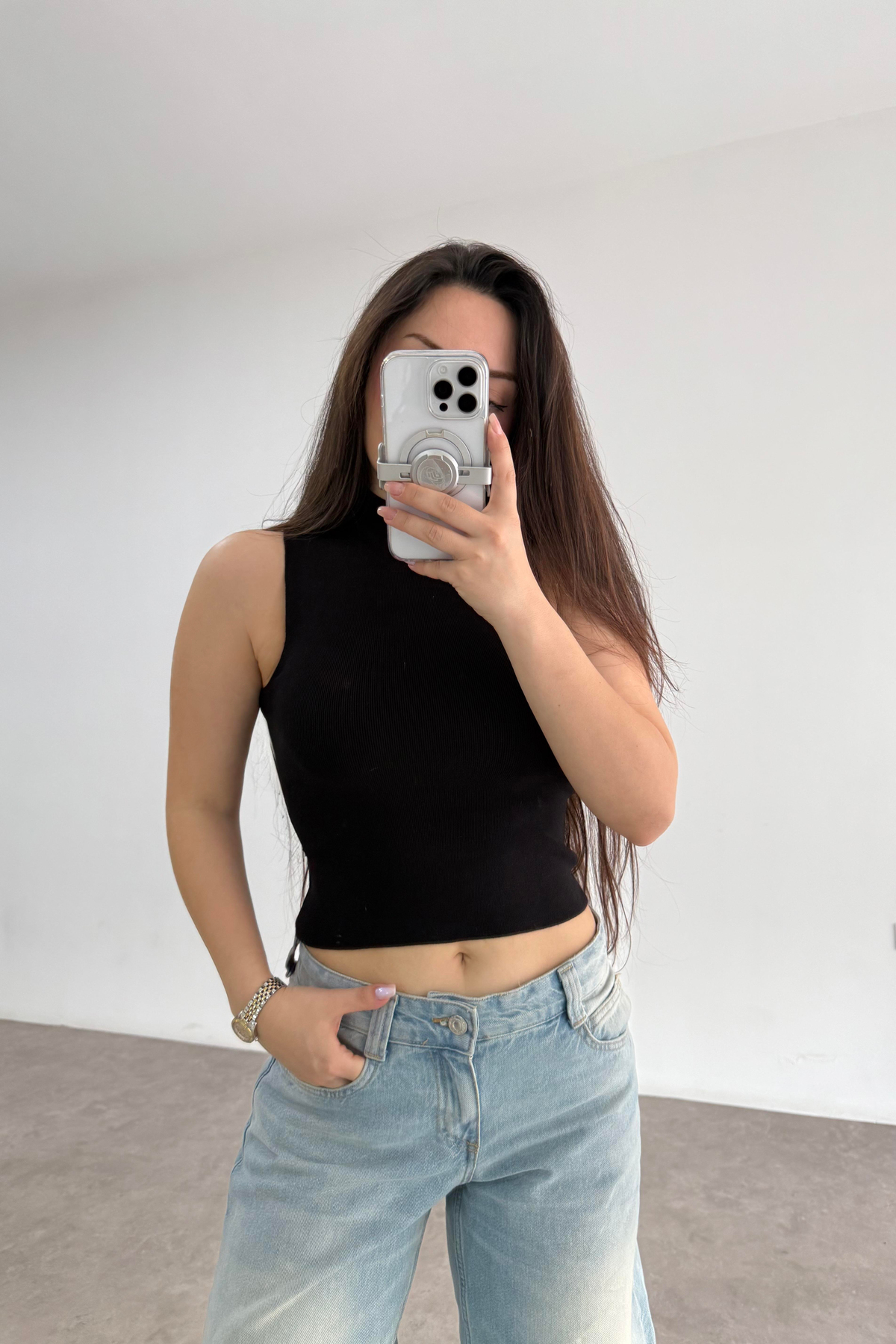 Dik Yakalı Kolsuz Modal Siyah Triko