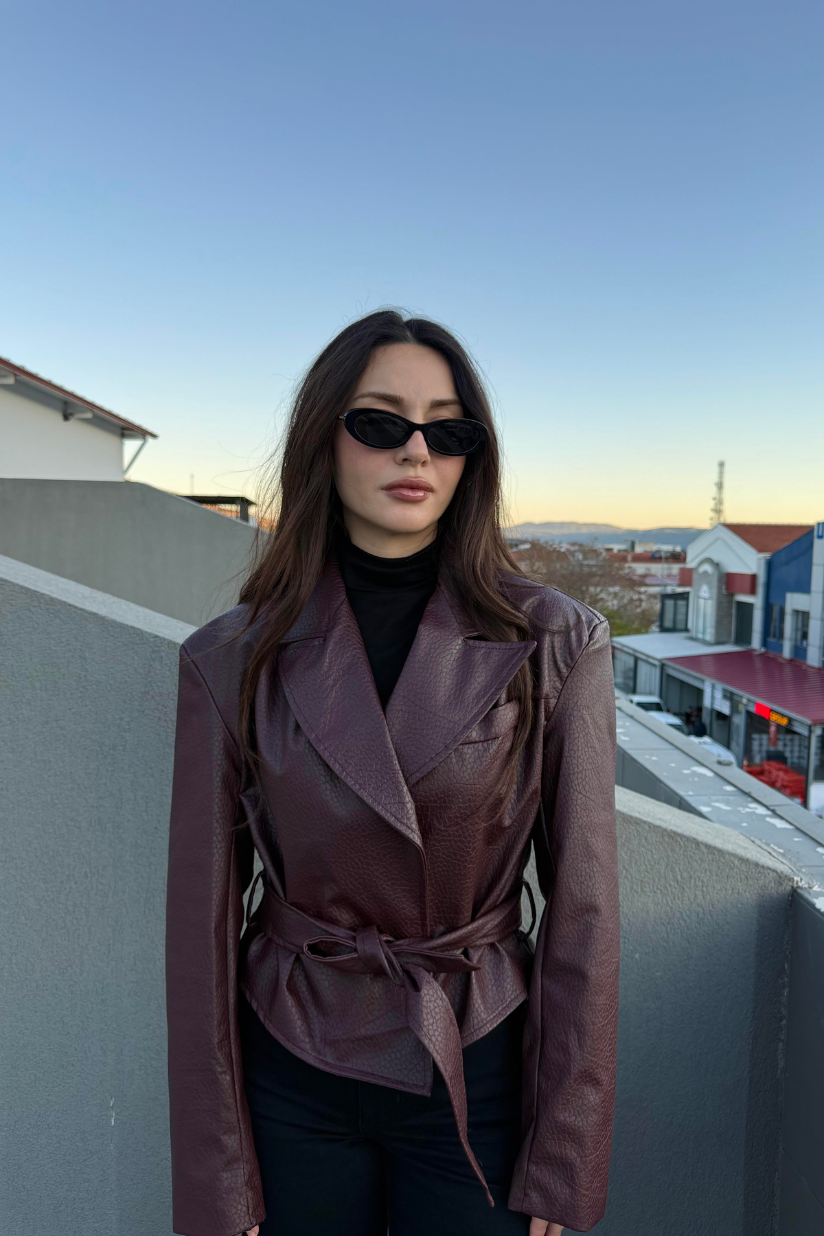 Kruvaze Vatkalı Kuşaklı Bordo Deri Ceket