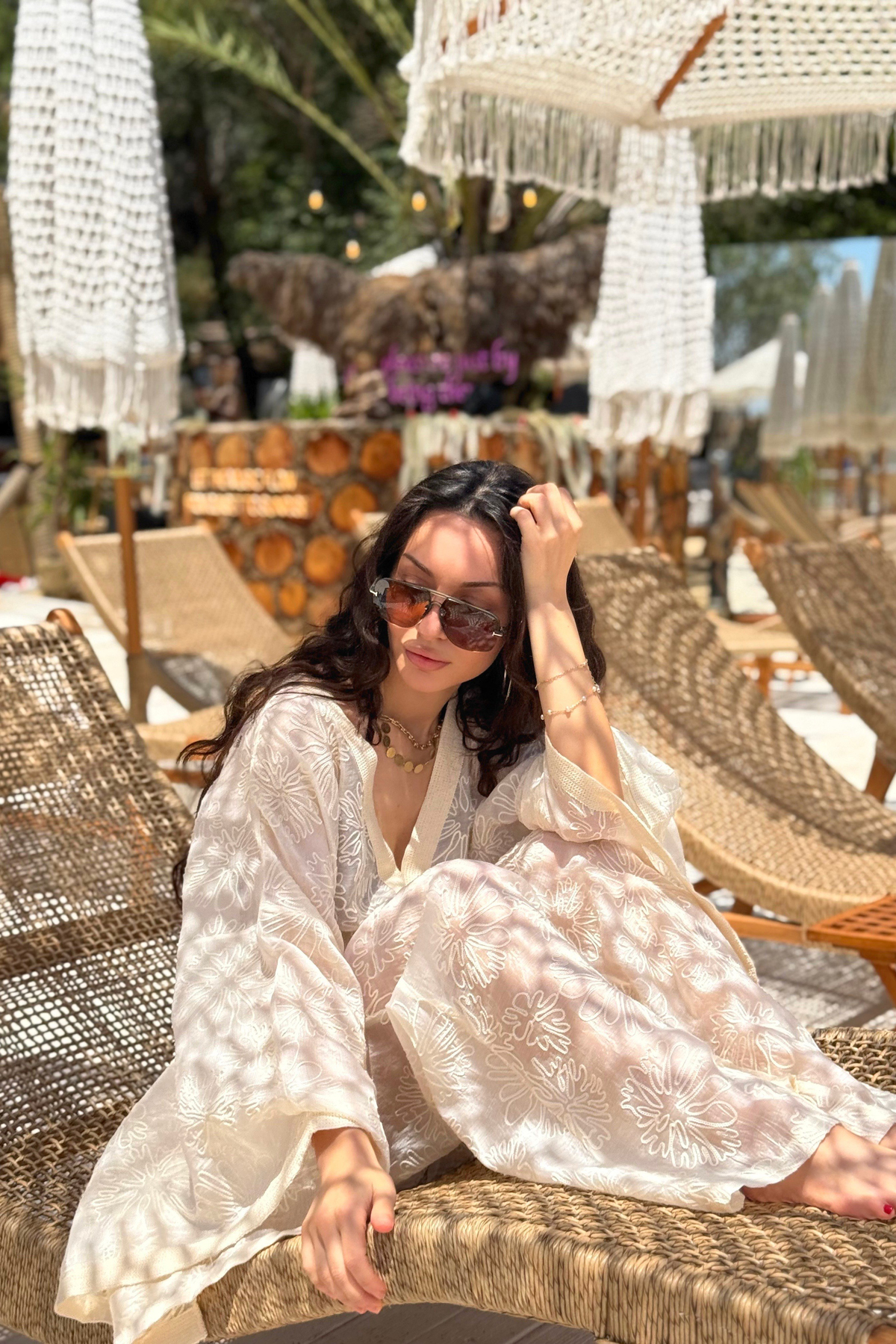 Premium Çiçek Nakışlı Kısa Ekru Kimono