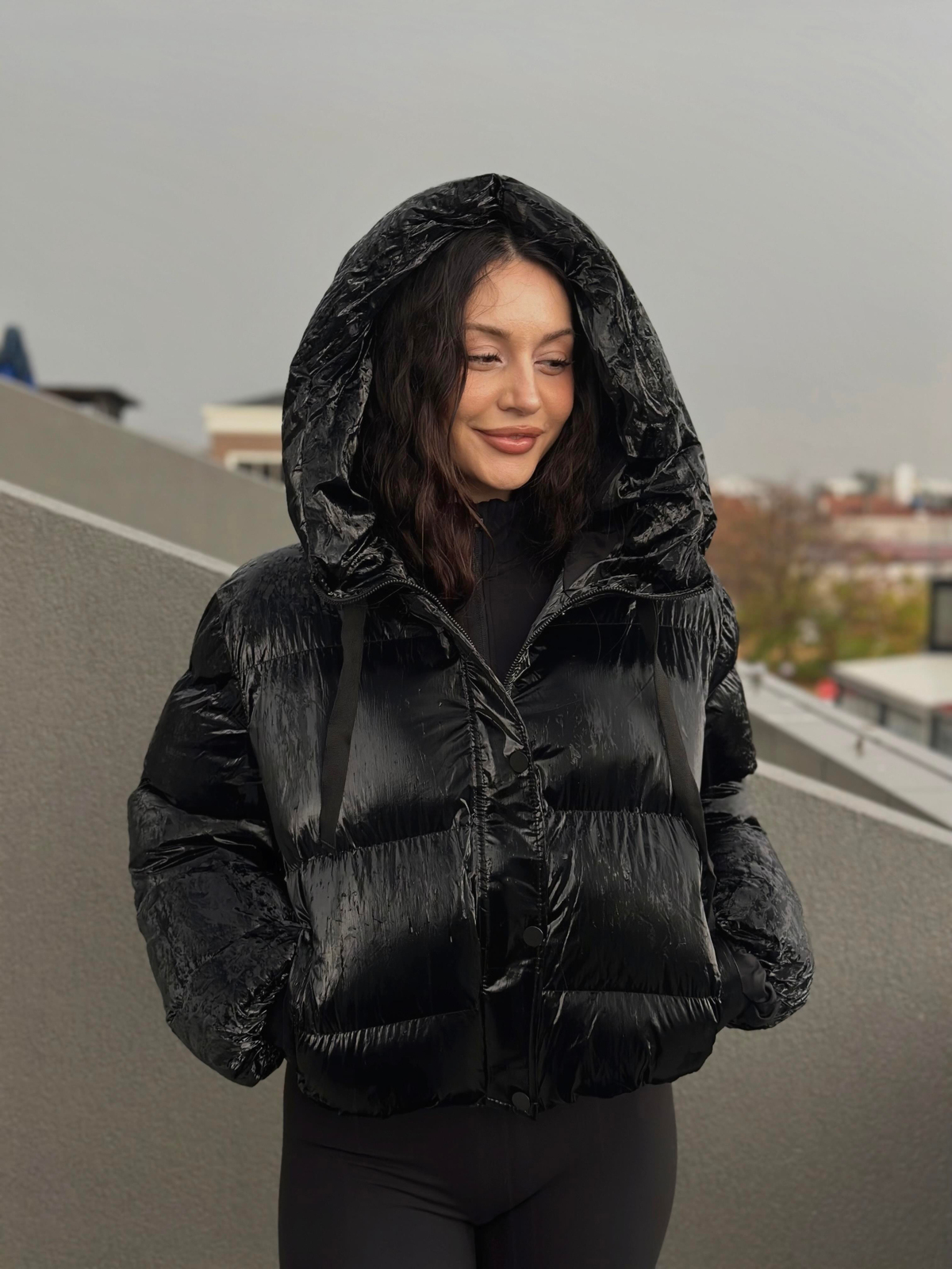 Premium Şişme Parlak Siyah Mont