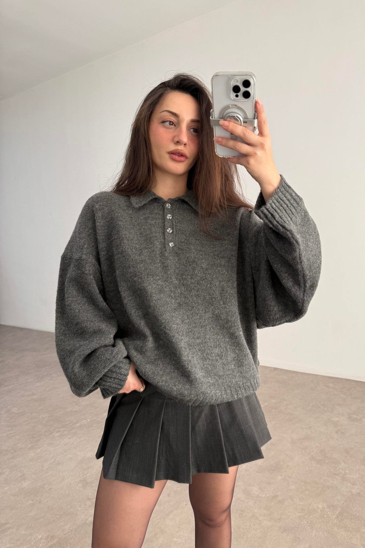 Yakalı Düğmeli Füme Oversize Kazak