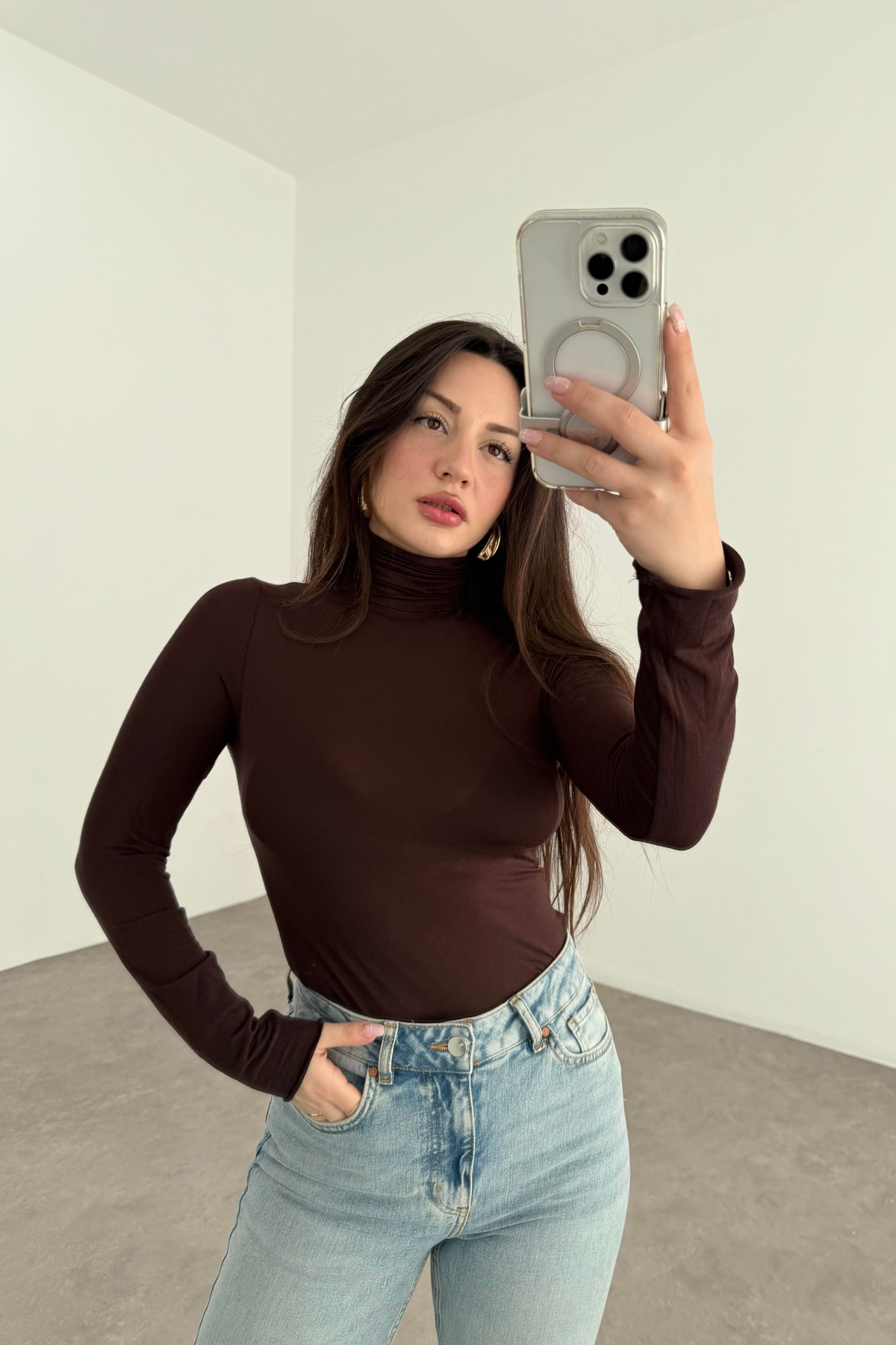 Yarı Transparan Basic Boğazlı Kahverengi Body