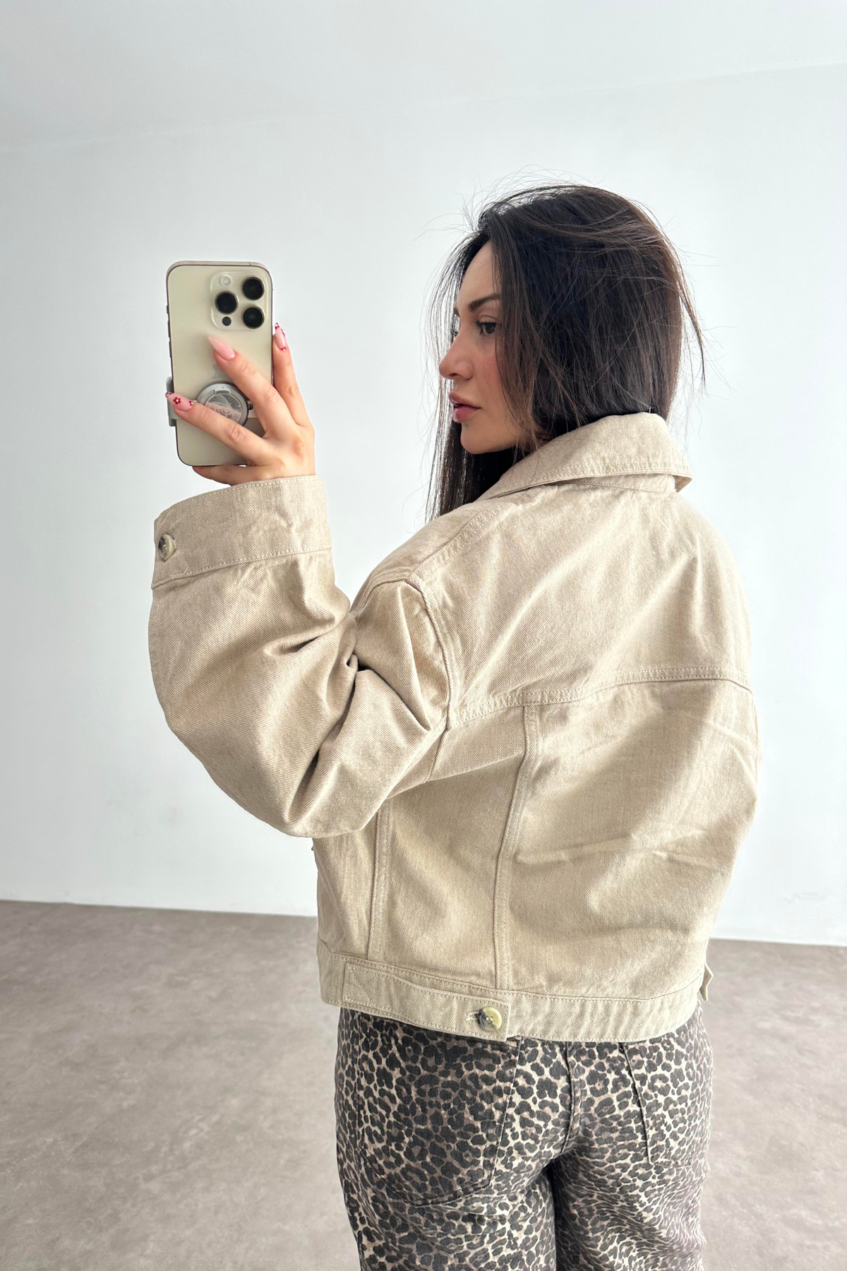 Zr Cep Detaylı Bej Denim Ceket