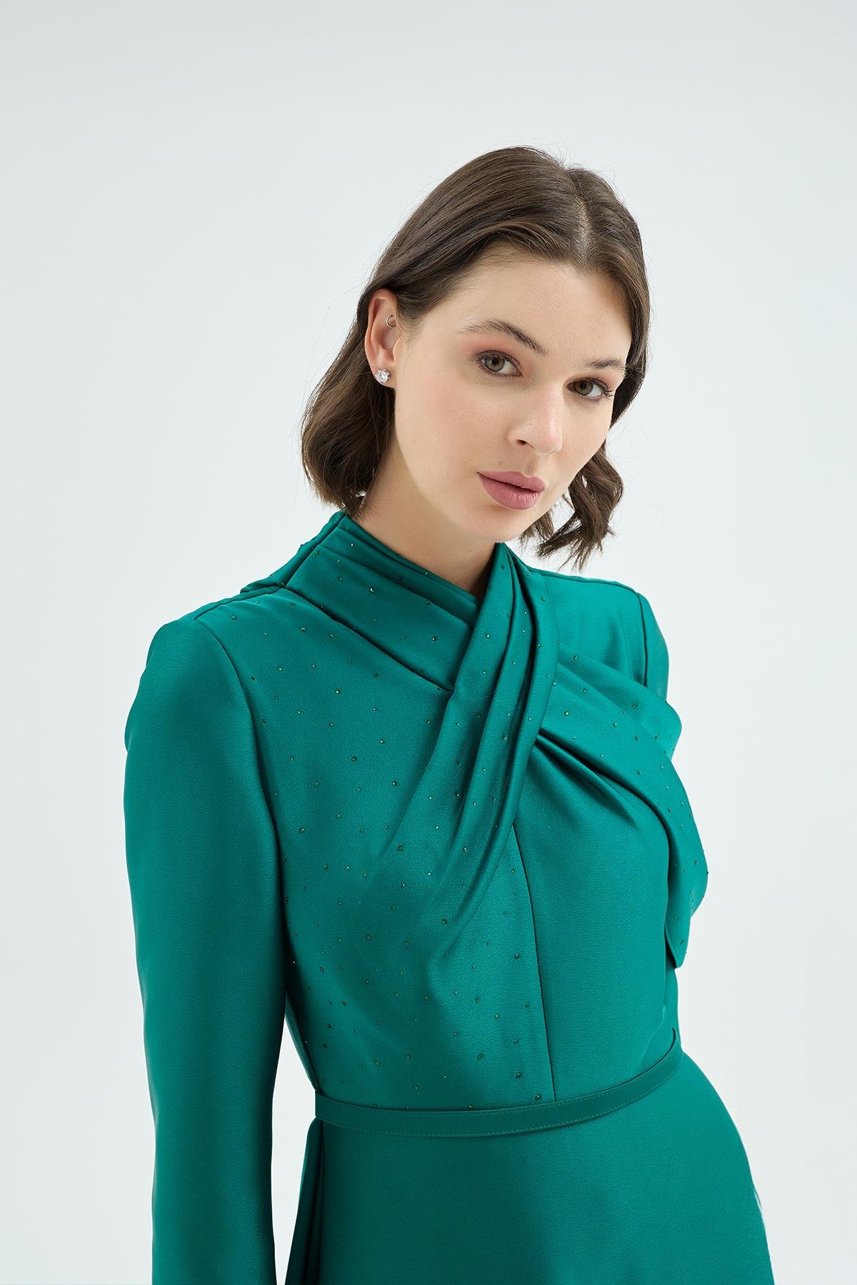 30004 EMERELLE ELBİSE Zümrüt