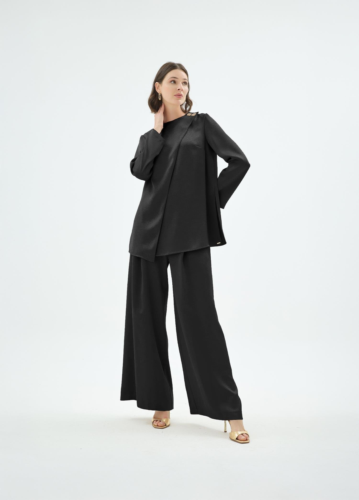 Nara Kare Düğme Detaylı Bluz ve Pantolon 2'li Takım Siyah