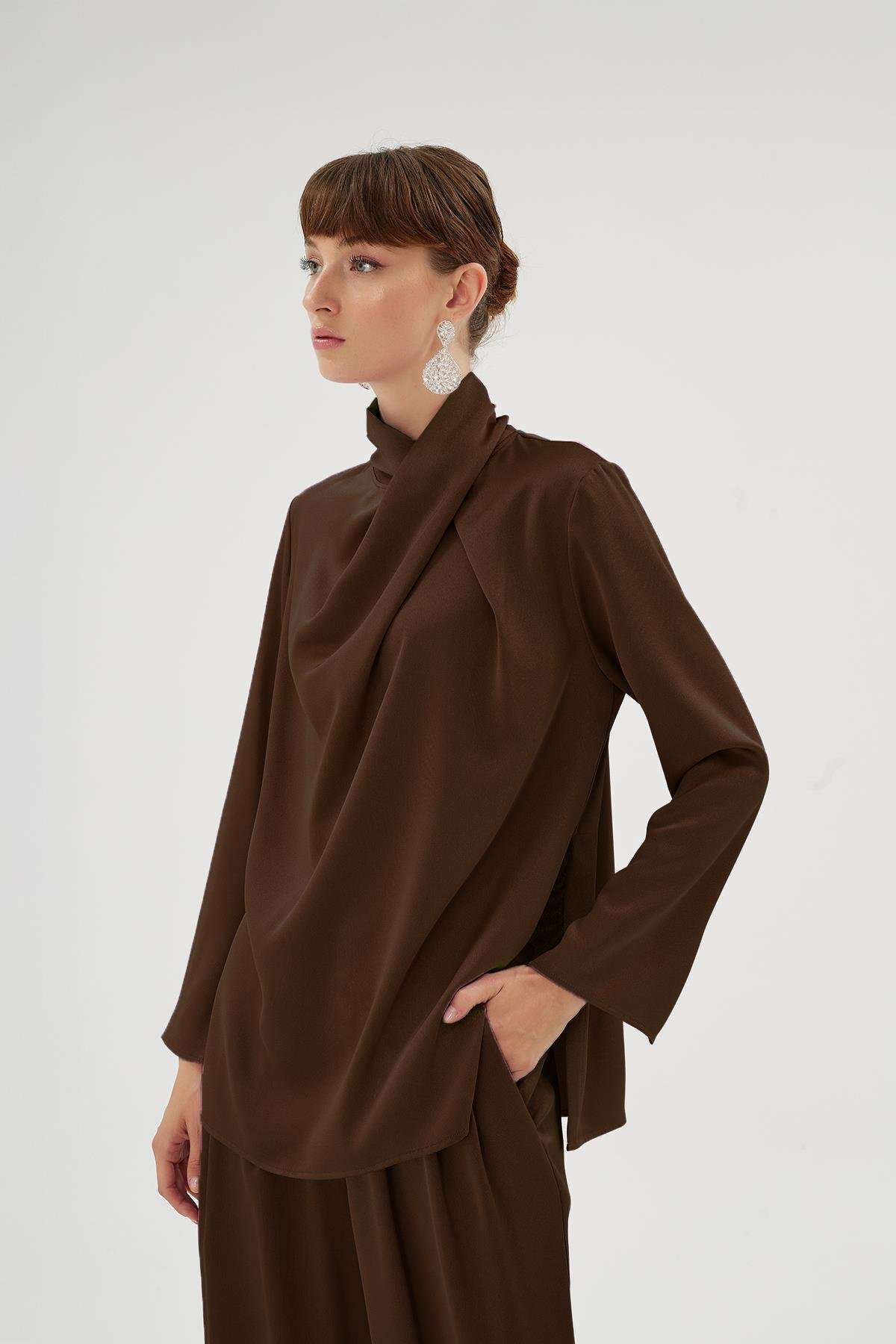 Cristalle Dökümlü Bluz Kahve