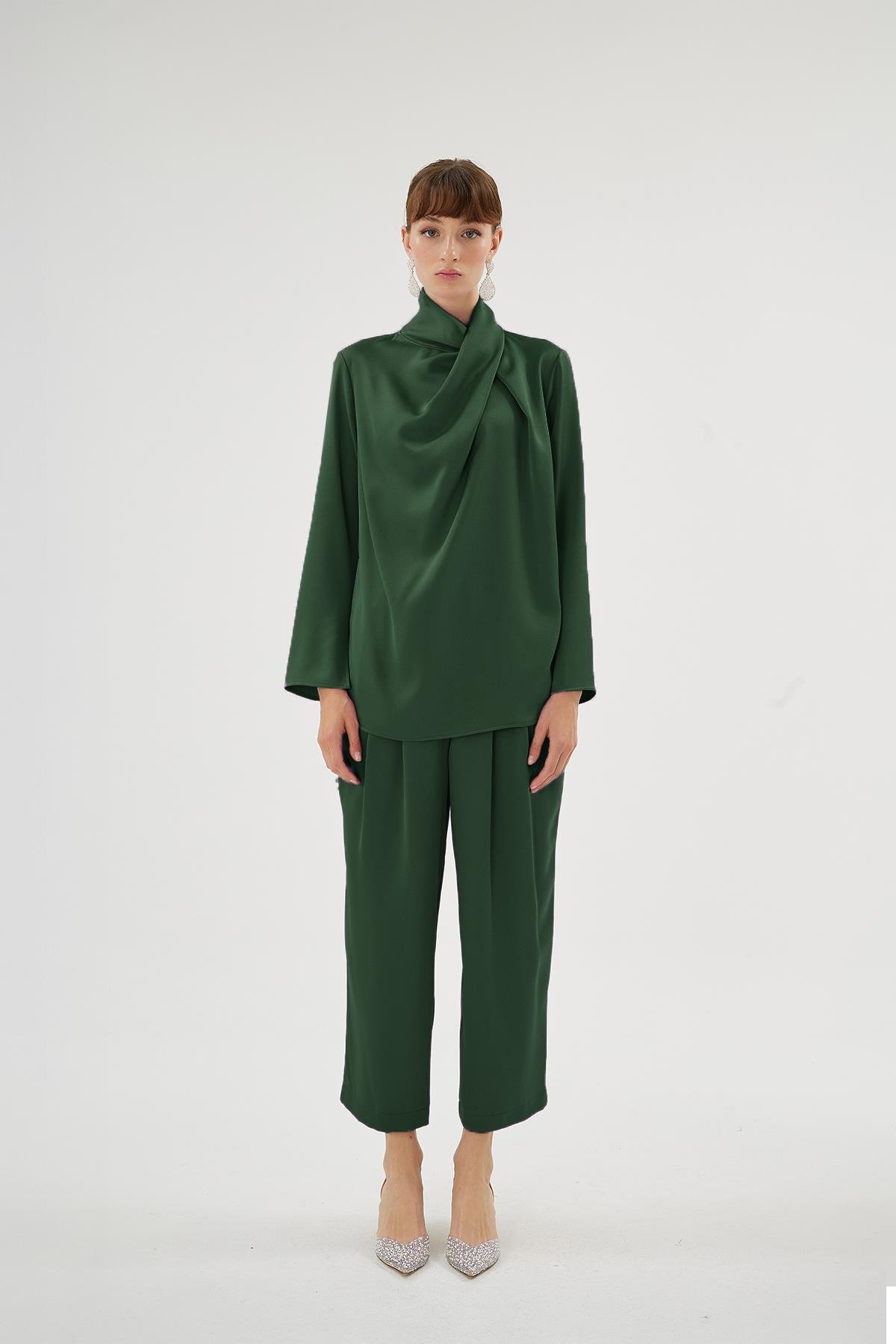 Cristalle Dökümlü Bluz Zümrüt