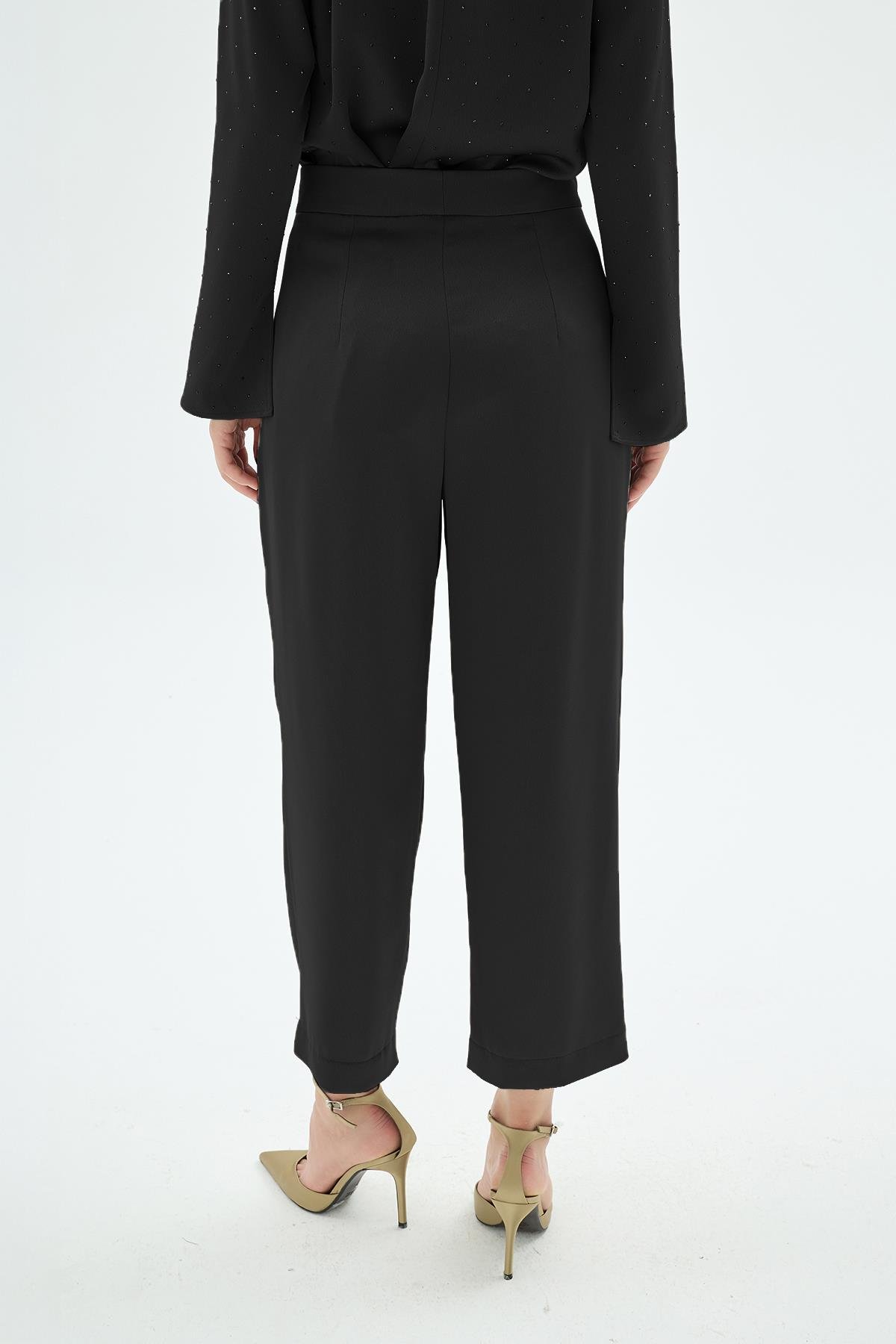 Cristalle Yüksek Bel Pileli Havuç Pantolon Siyah