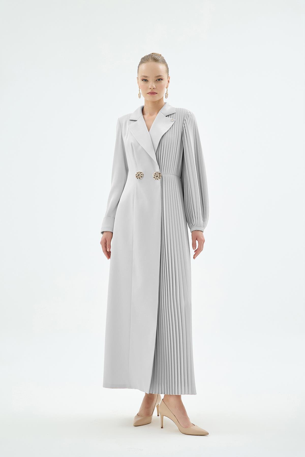 Elise Pilise ve Taş Düğme Detaylı Elbise Gümüş