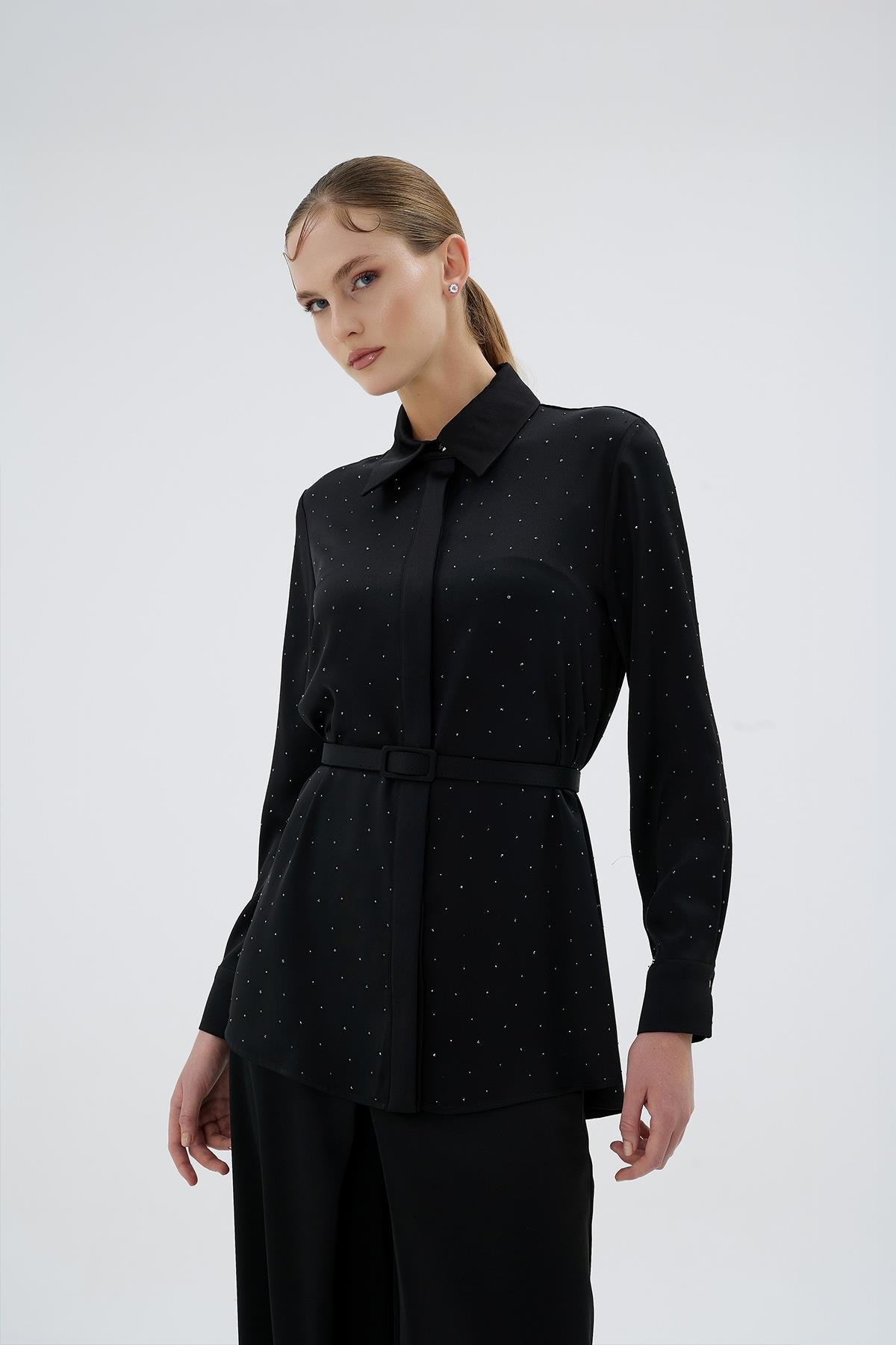 Eliza Taş Detaylı Gömlek Siyah