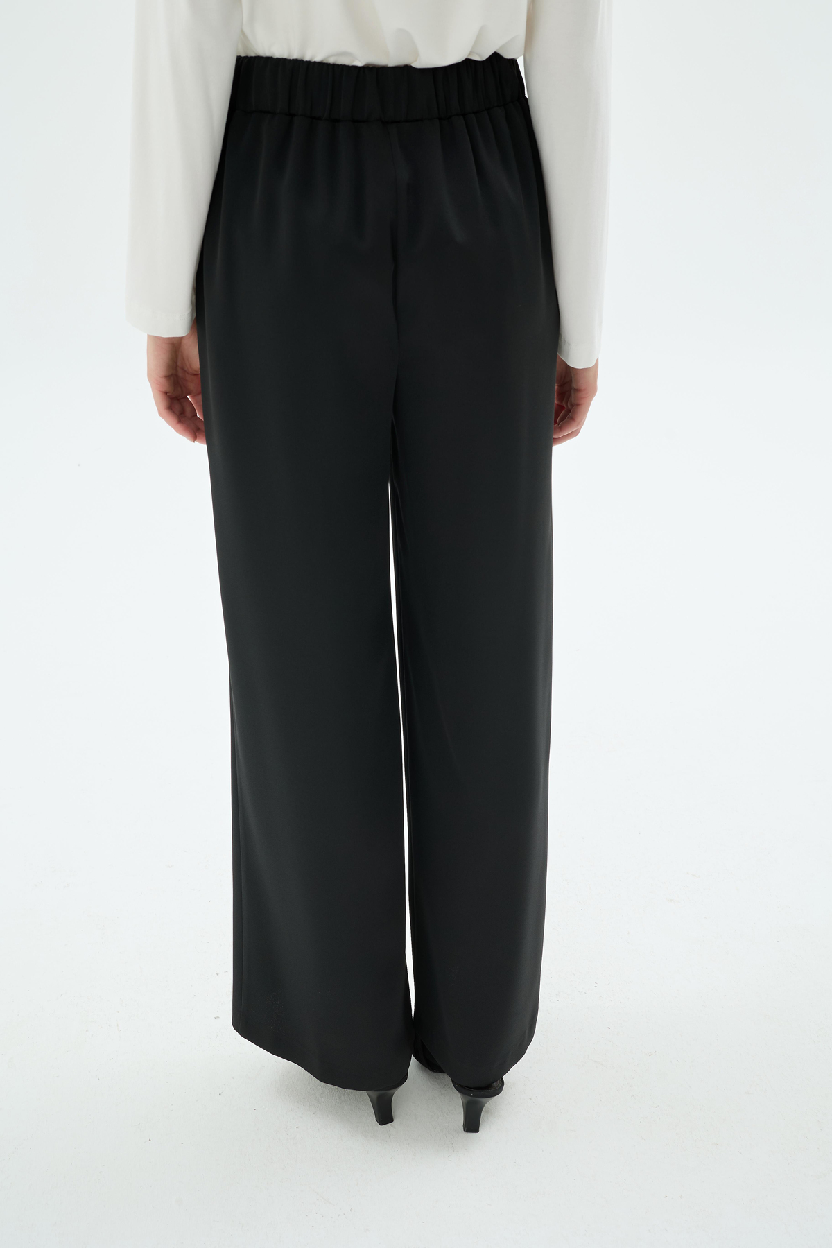 Femke Beli Lastikli Geniş Paça Pantolon Siyah