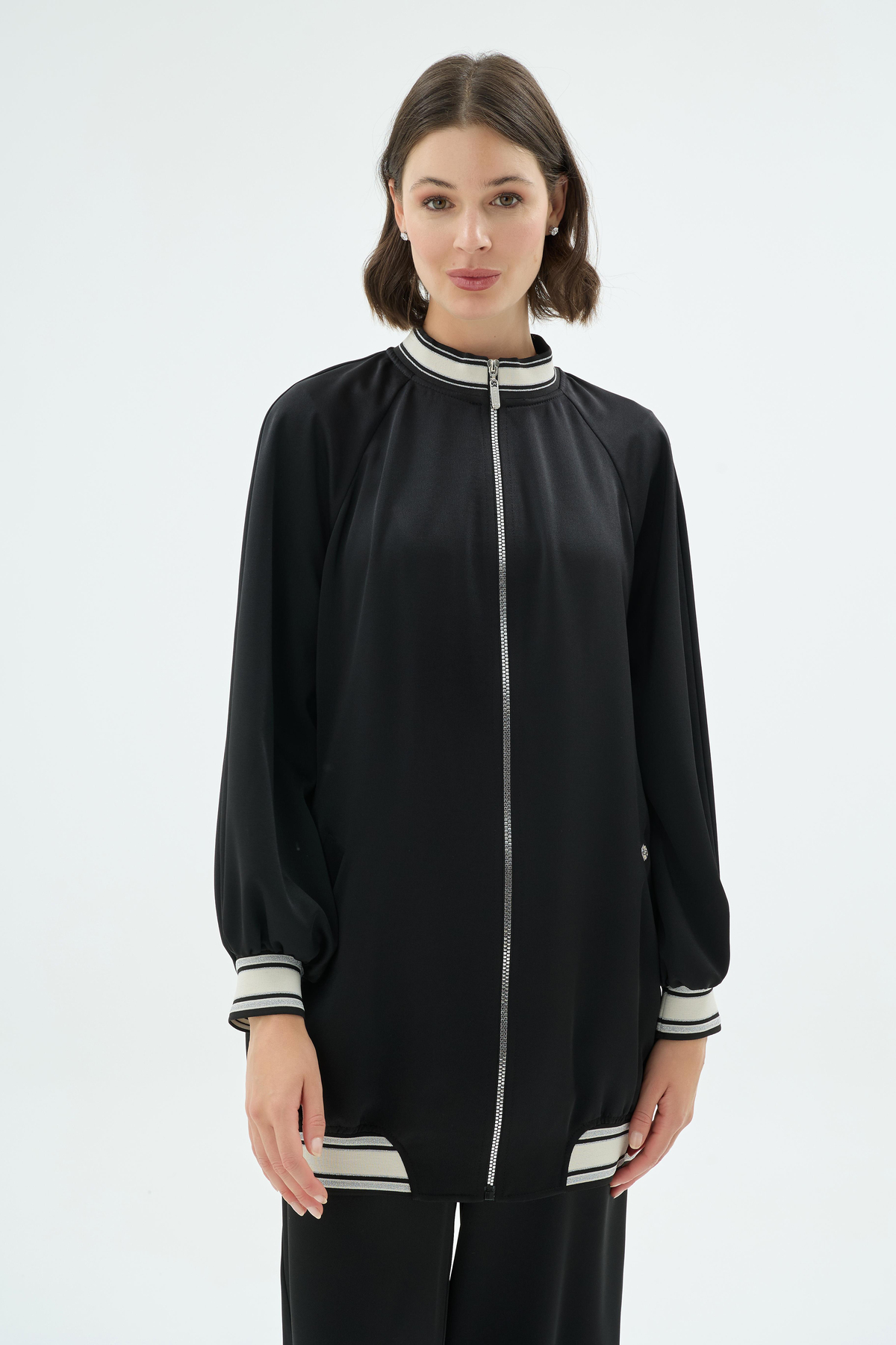 Femke Ribana Detaylı Önü Fermuarlı Uzun Ceket Siyah