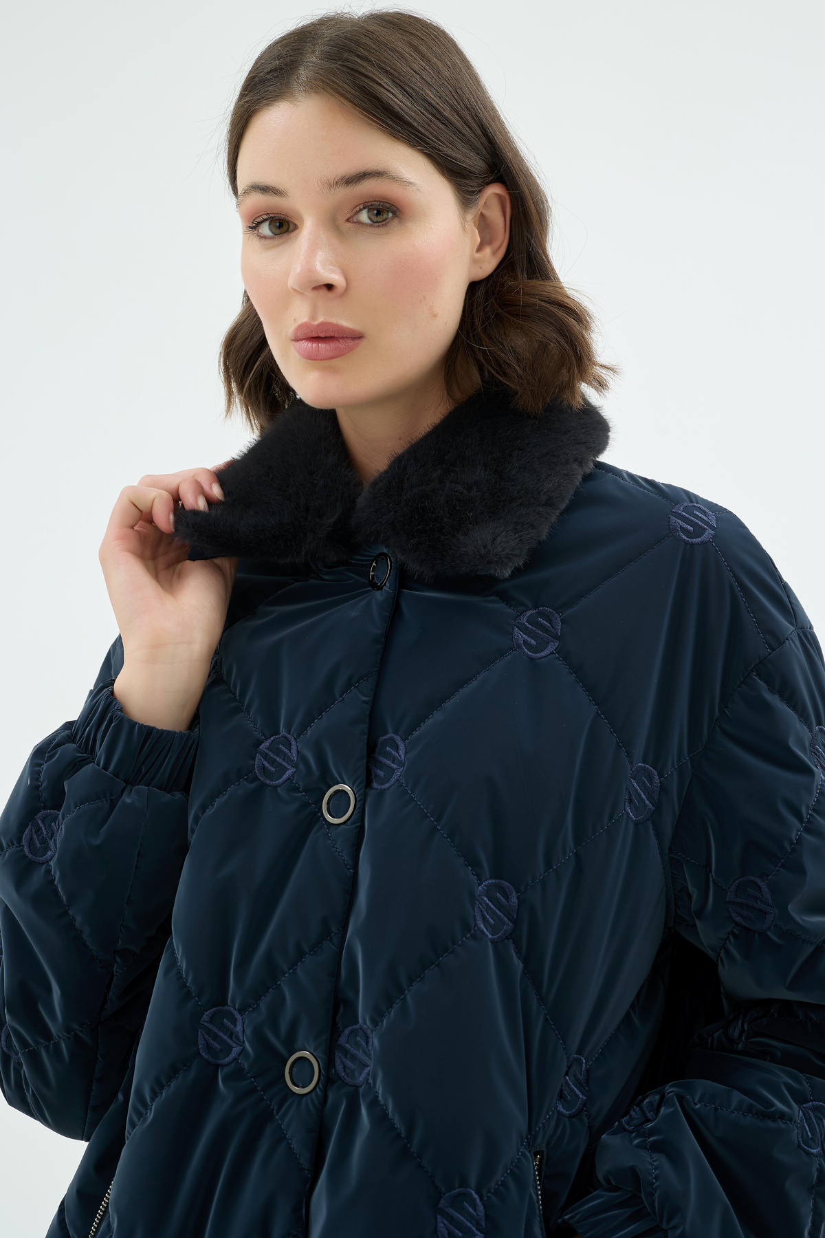 Helsa Fonksiyonel Kürk Yakalı Monogramli Mont Lacivert