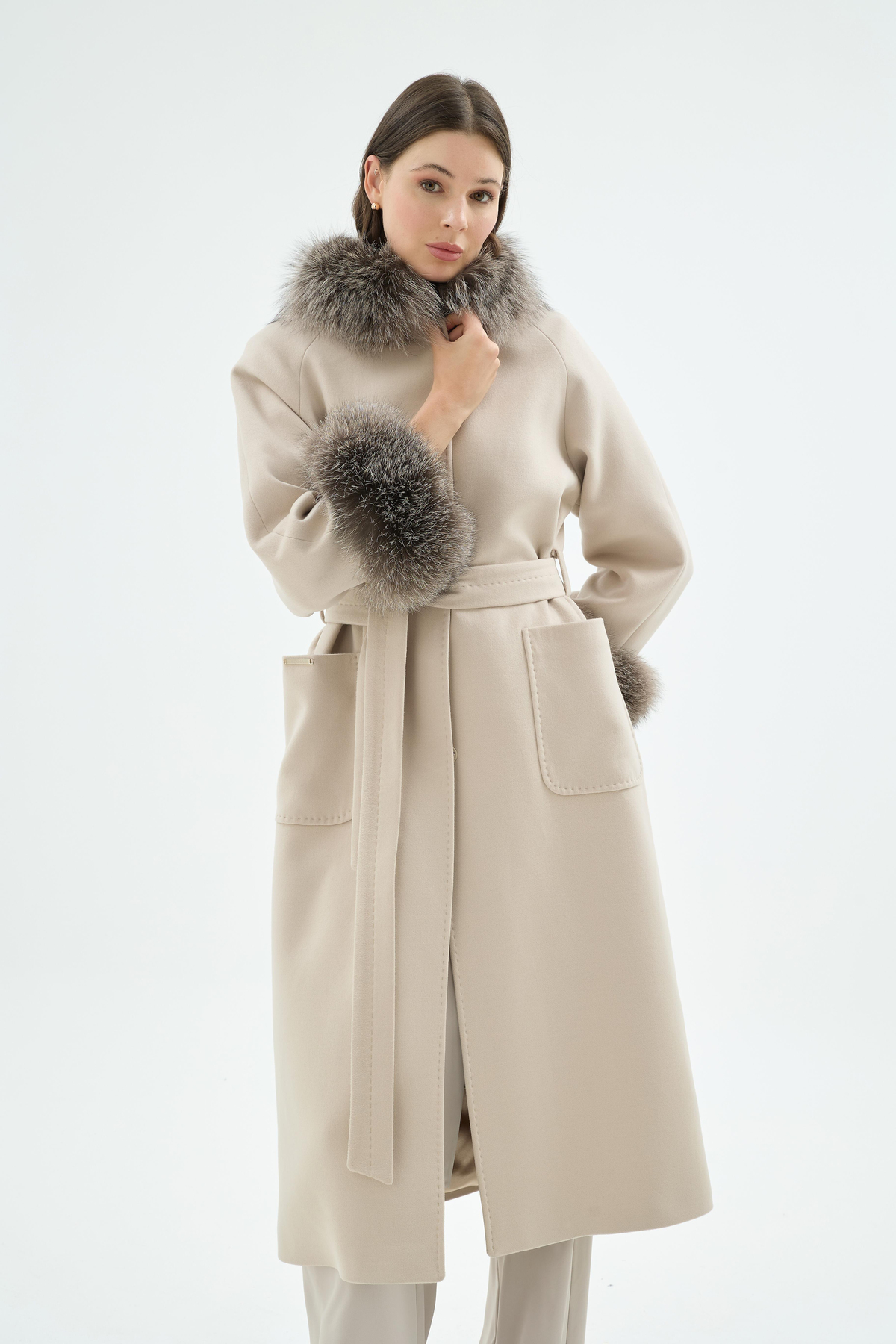 Lunara Kürk Yakalı Ve Kürk Manşetli Kaban Krem