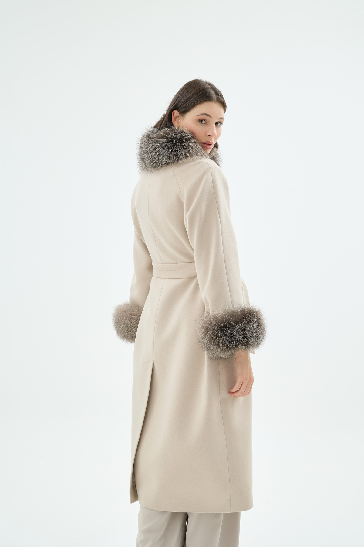 Lunara Kürk Yakalı Ve Kürk Manşetli Kaban Krem