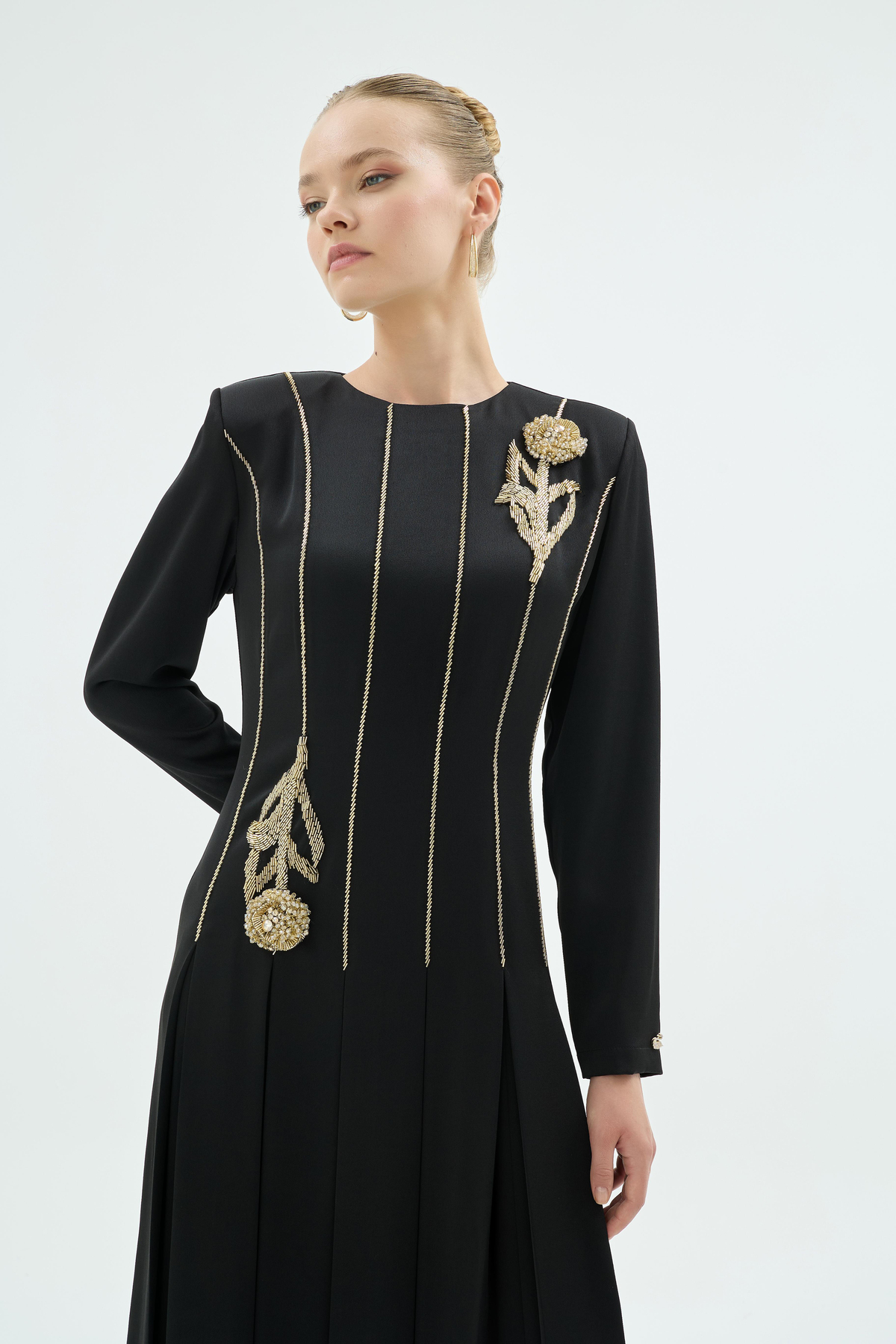 Mia Gül Motifli Taş İşleme Elbise Siyah