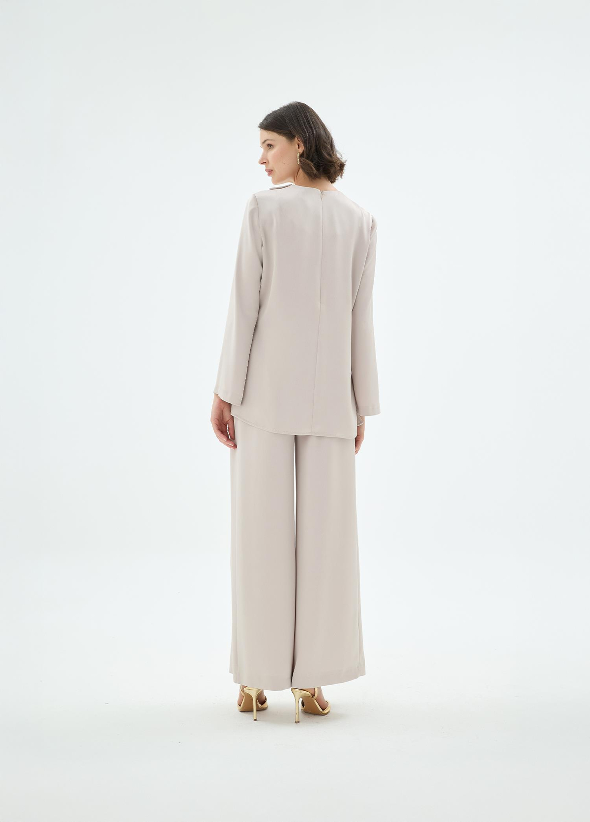 Nara Kare Düğme Detaylı Bluz ve Pantolon 2'li Takım Bej