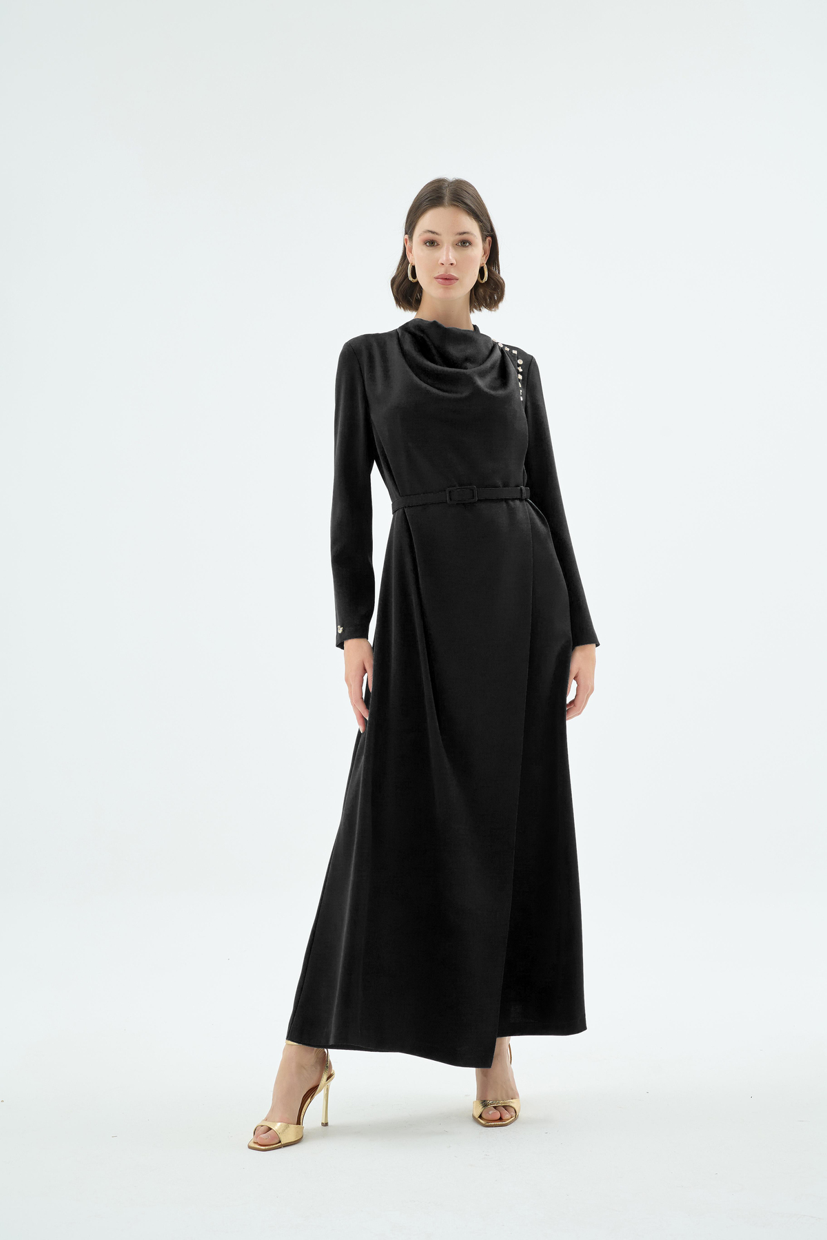 Natali Düğme Detaylı Dökümlü Yaka Elbise Siyah