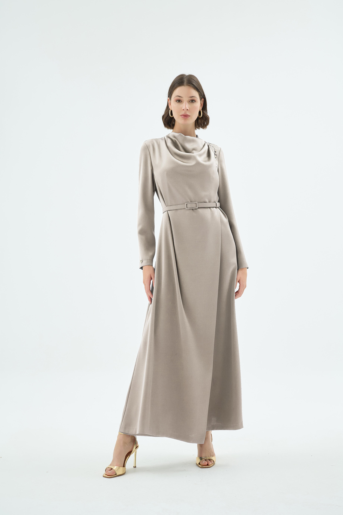 Natali Düğme Detaylı Dökümlü Yaka Elbise Taş