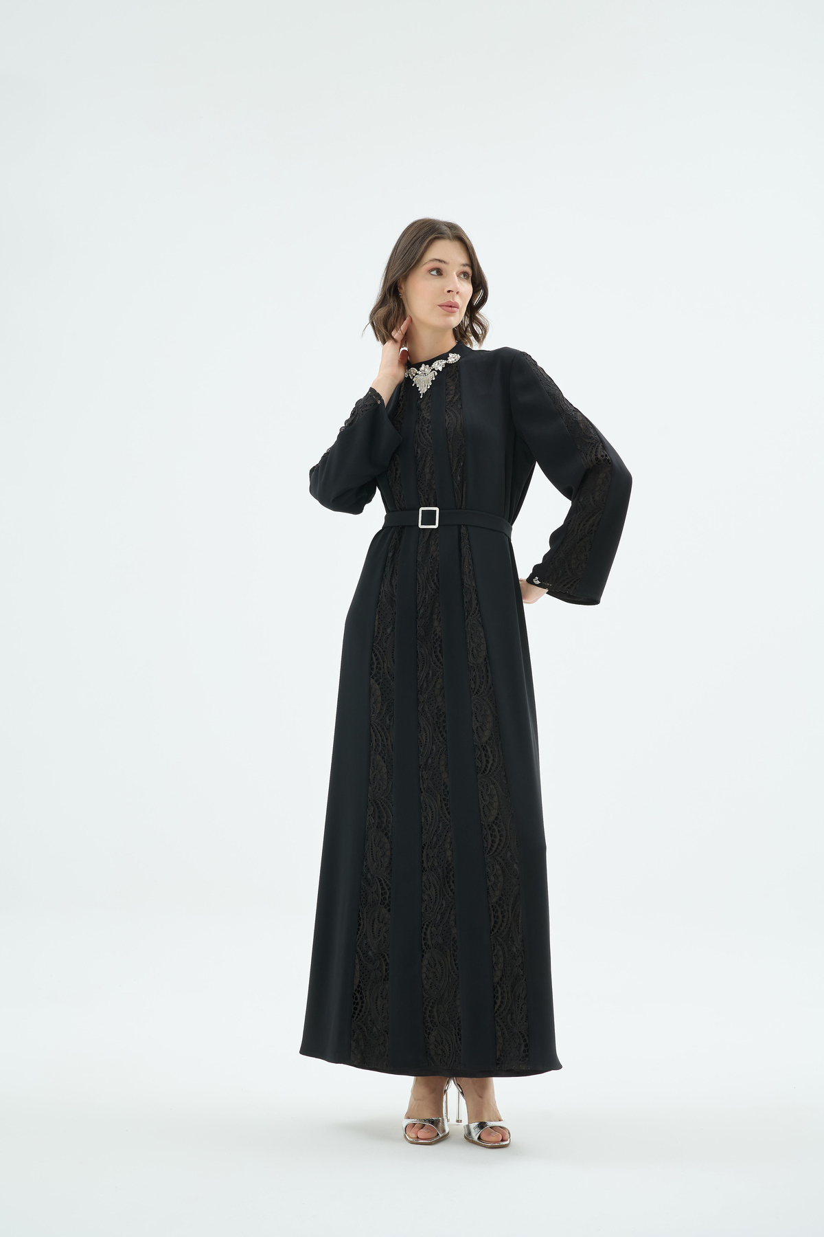 Nuvan Dantel Garnili Yakasi Taşli Elbise Siyah