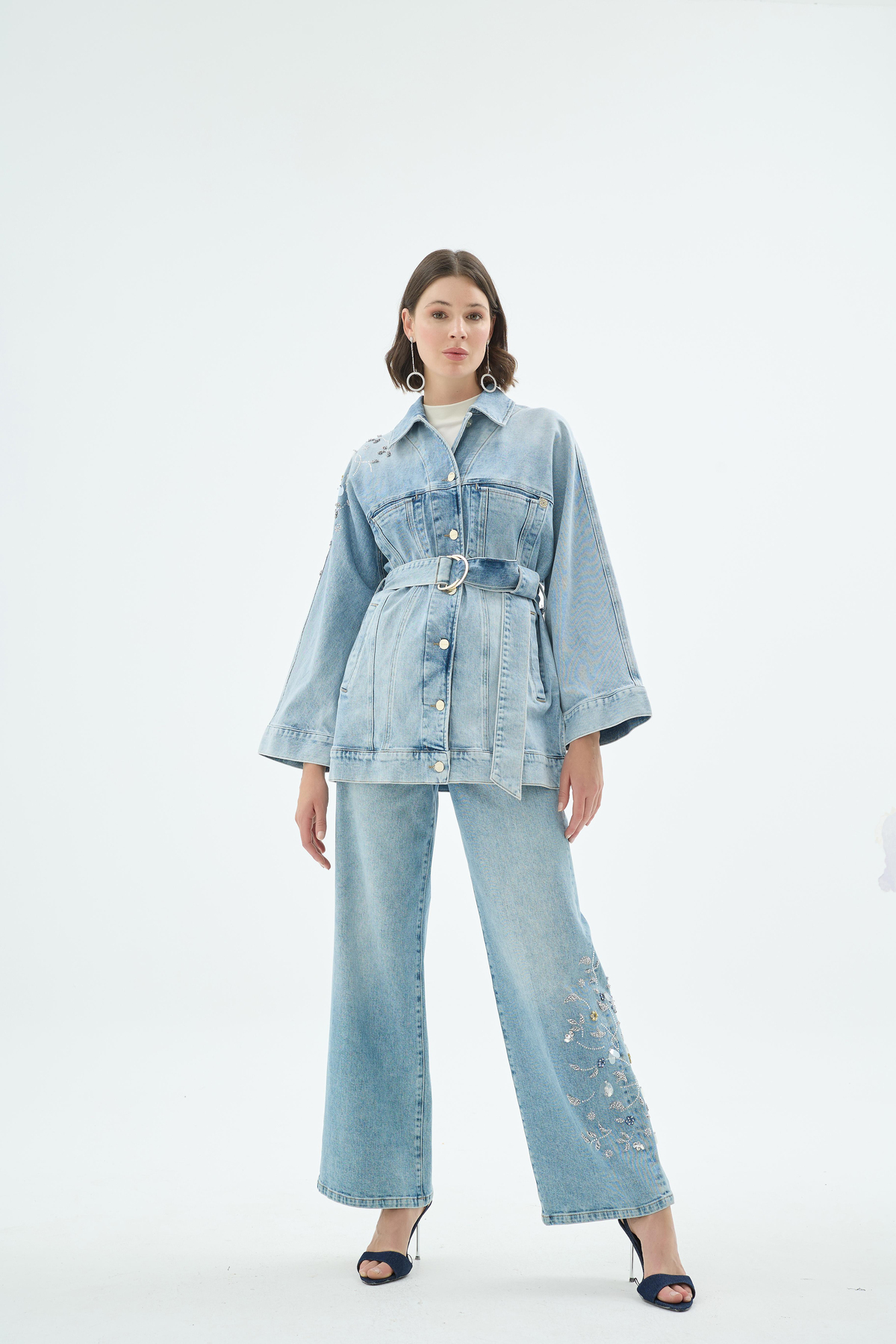 Santa Omuz İşlemeli Denim Ceket Açık Mavi