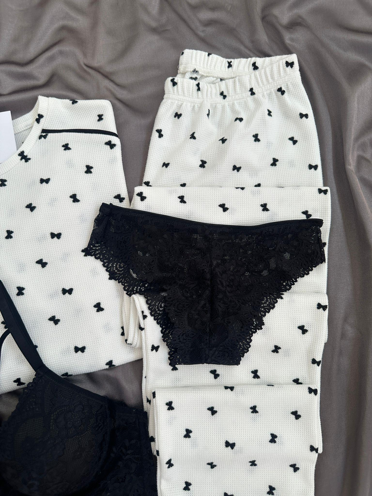 Drovse Fiyonk Desenli Dörtlü Pijama Seti