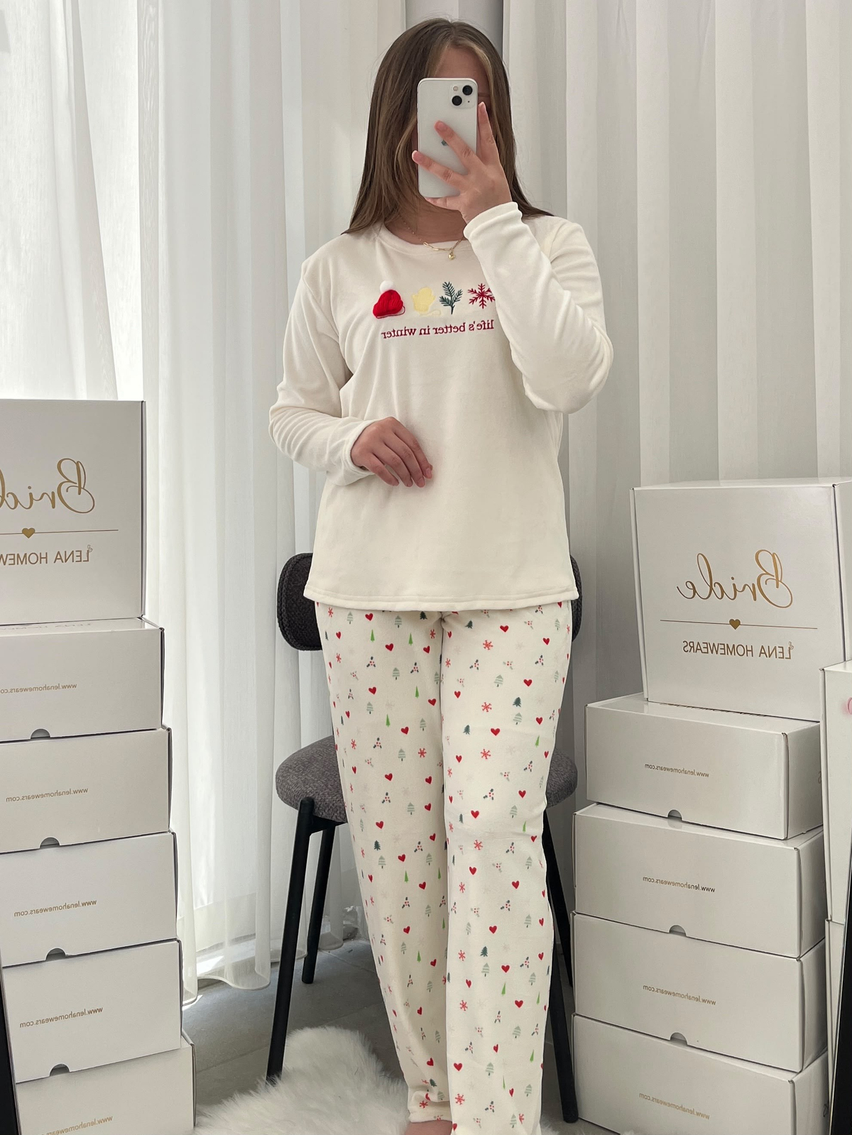 Ekru Yılbaşı İşlemeli 4'lü Fransız Kadife Pijama Takımı
