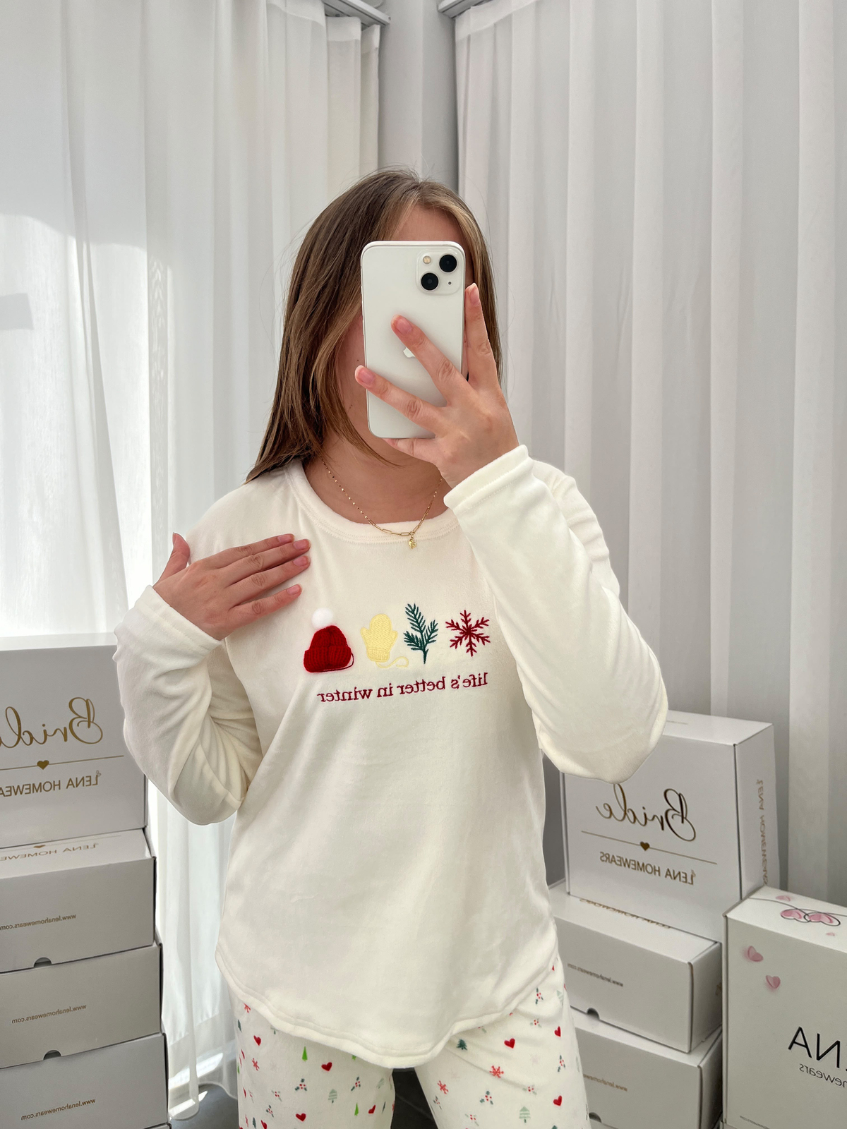 Ekru Yılbaşı İşlemeli 4'lü Fransız Kadife Pijama Takımı