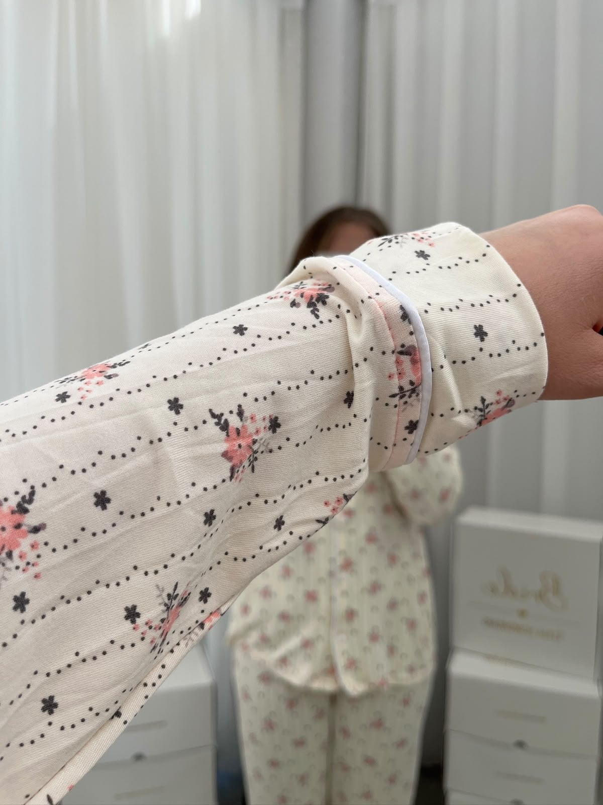 Pembe Çiçek Desenli Ekru Milan Uzun Kollu Pijama Takımı