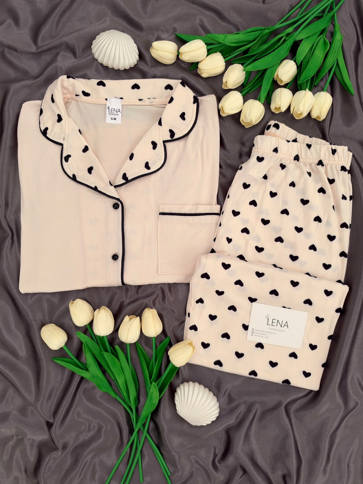 Siyah Kalp Desenli Ekru Milan Uzun Kollu Pijama Takımı