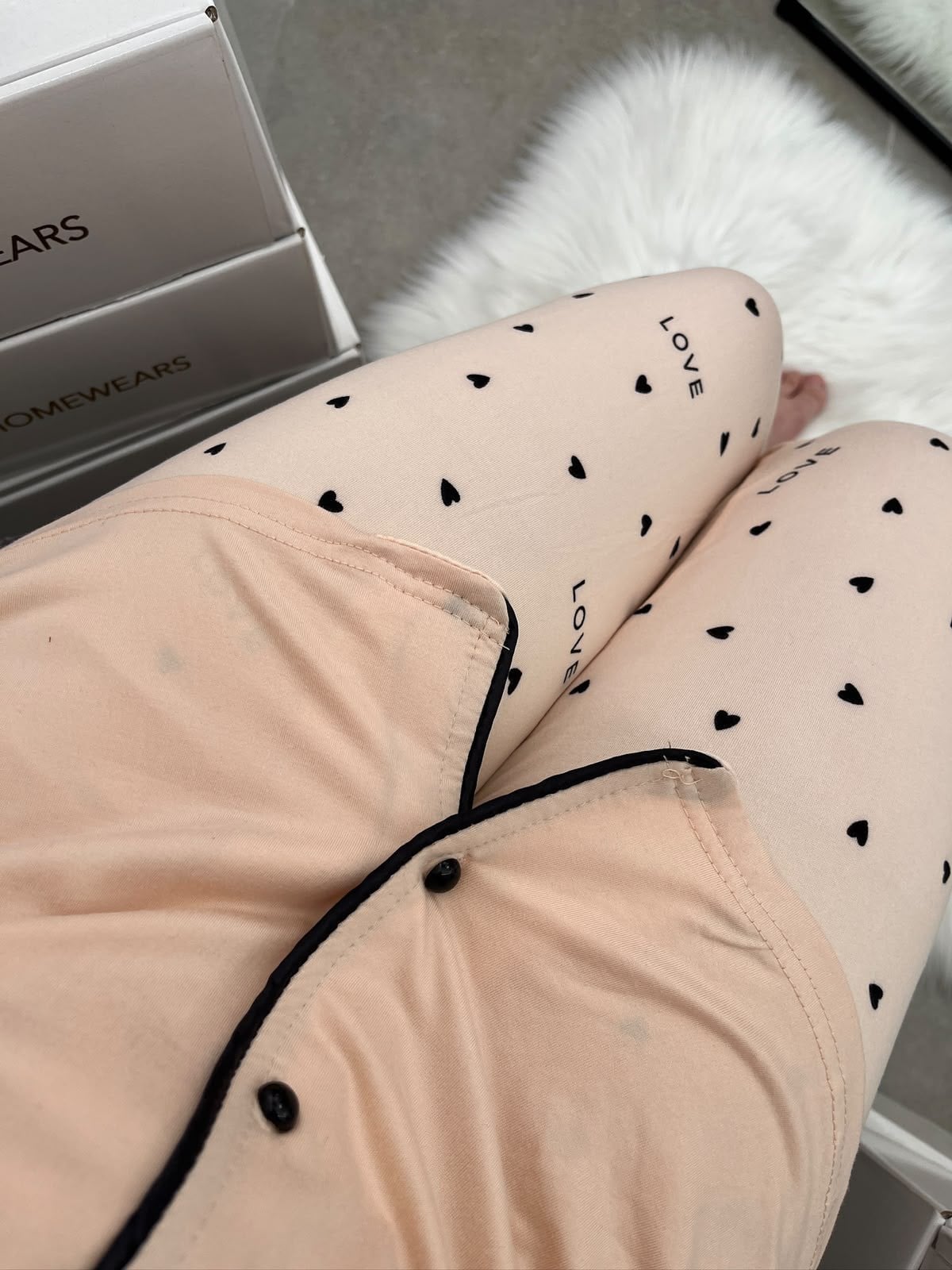 Siyah Kalp ve Love Desenli Somon Milan Uzun Kollu Pijama Takımı