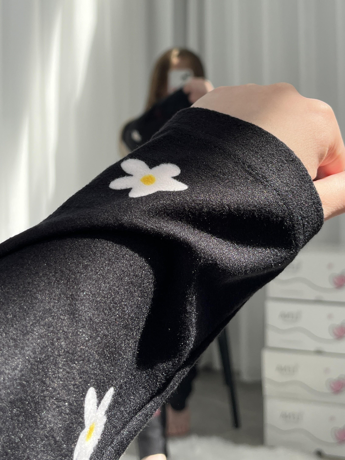 Siyah Papatya Desenli Düğmeli Termosoft Pijama Takımı