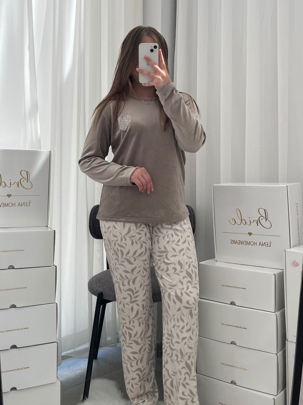 Vizon Yaprak İşlemeli Fransız Kadife Pijama Takımı