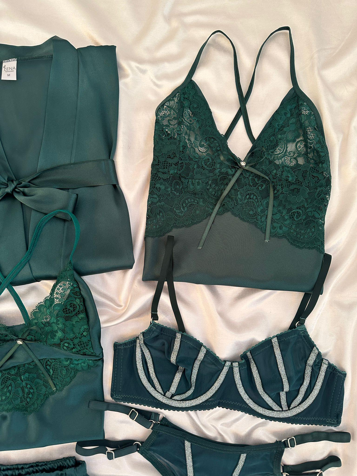 Zümrüt 8 Parça Çeyiz Seti 