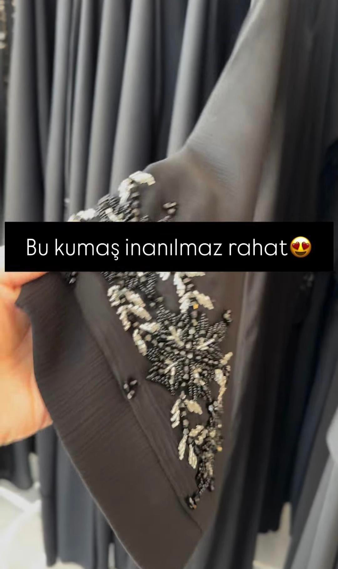 Kolu işlemeli abayamız şalıyla takımdır