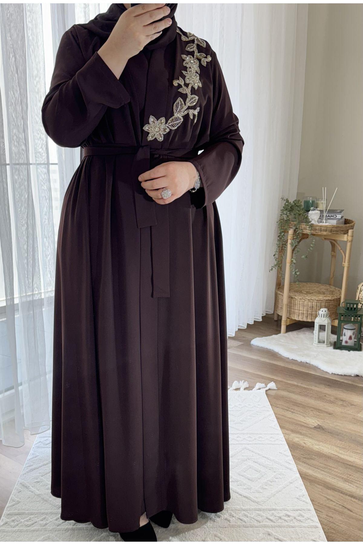 Ön Kısmı İşlemeli Kloş Model