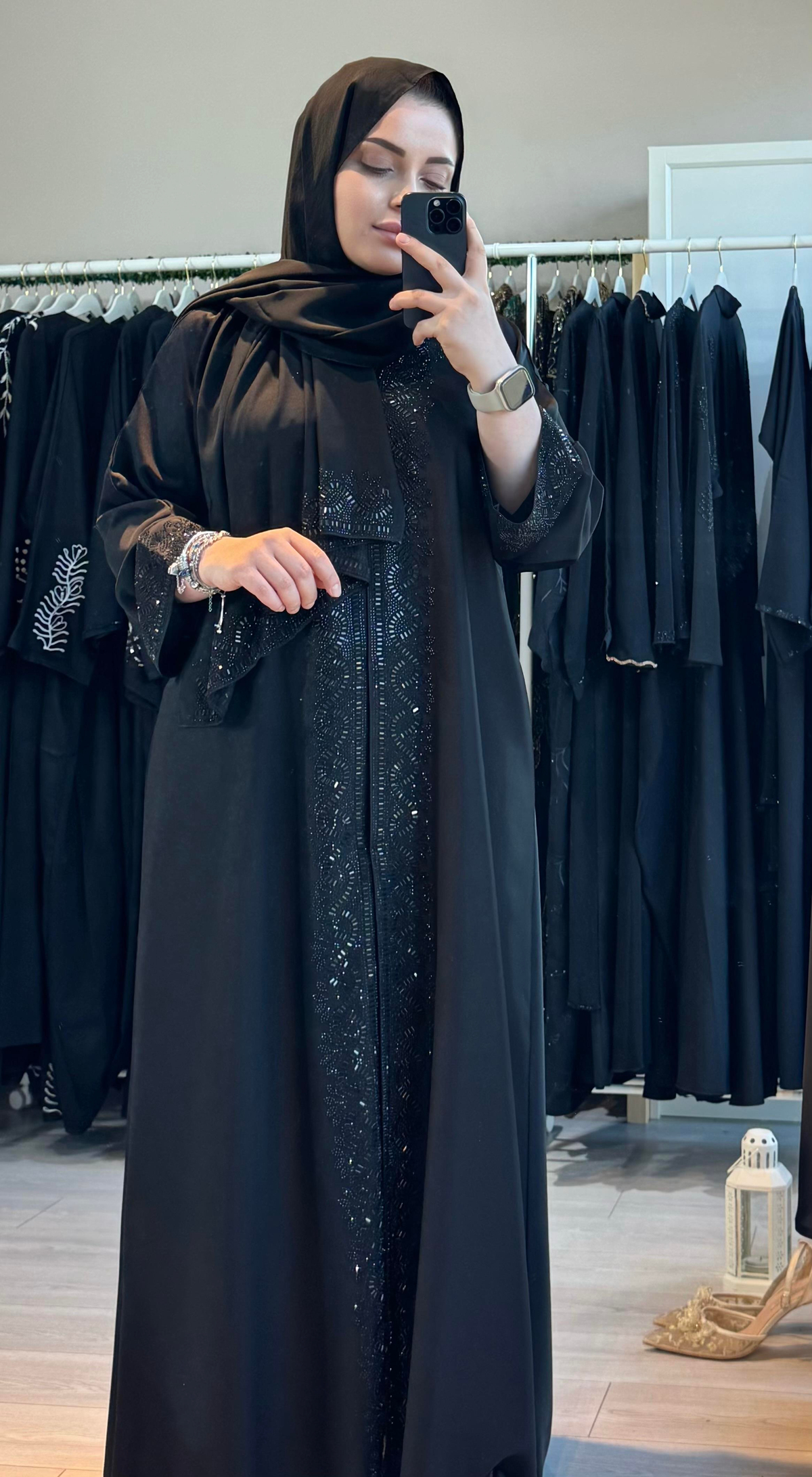 Pullu Şalıyla takım çıtçıtlı abaya 