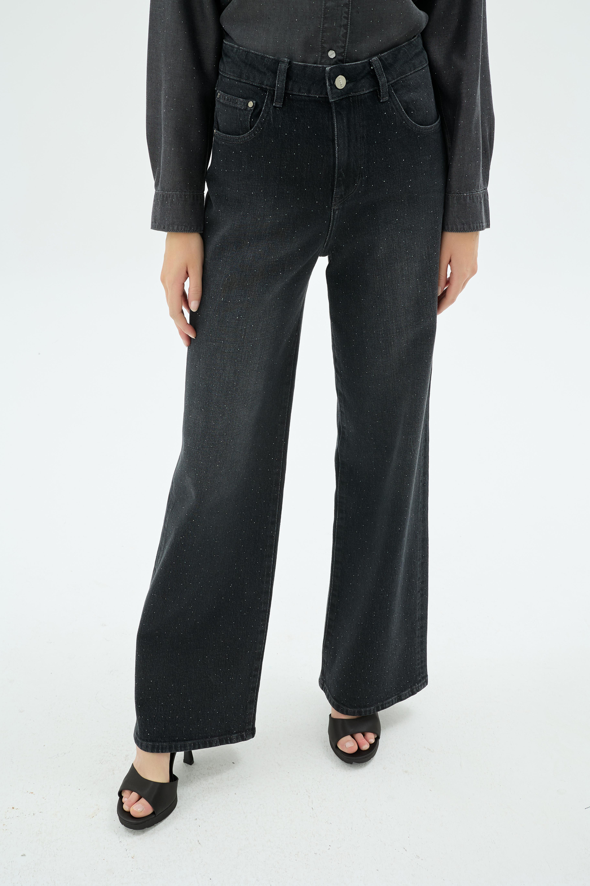 Ziva Taş Baski Detaylariyla Denim Pantolon Siyah